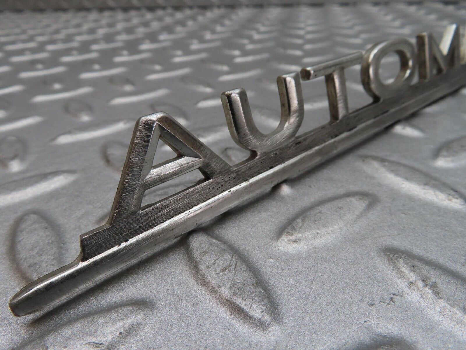 12476 Mercedes-Benz W108 280SE 3.5 Trunk Badge Emblem AUTOMATIC