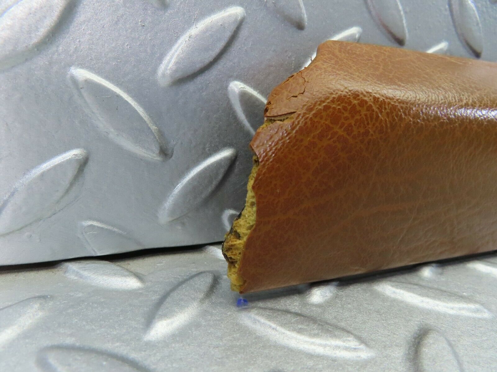 7838 Mercedes-Benz W115 220D Front Right Upper Door Panel