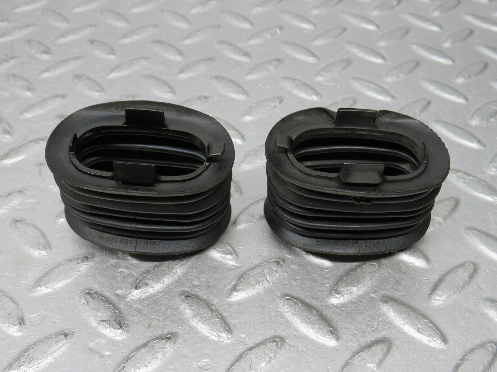 38138 Mercedes-Benz A124 320E Cabriolet Front Door Wire Protector Rubber 1248210197