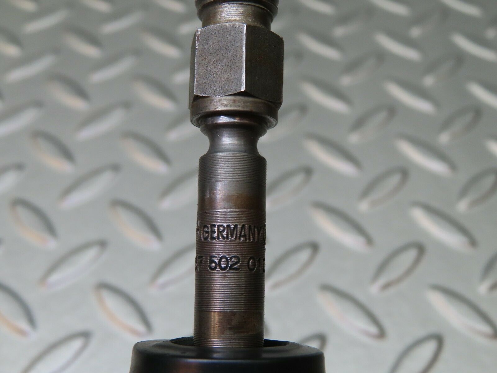 4425 Mercedes-Benz W123 230E Fuel Injector Bosch 0437502010