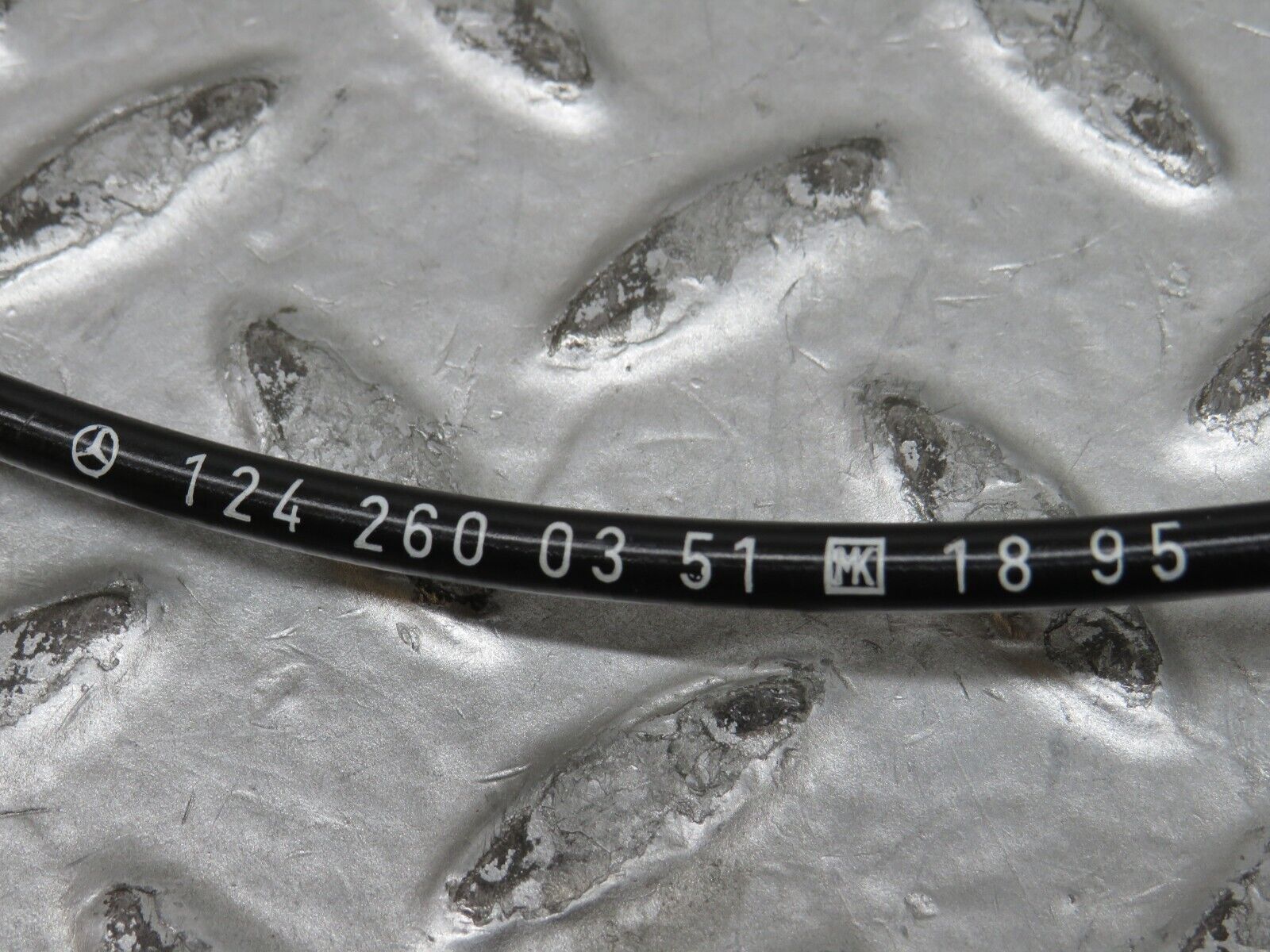 29141 Mercedes-Benz C124 320CE Coupe Gearbox Cable 1242600351