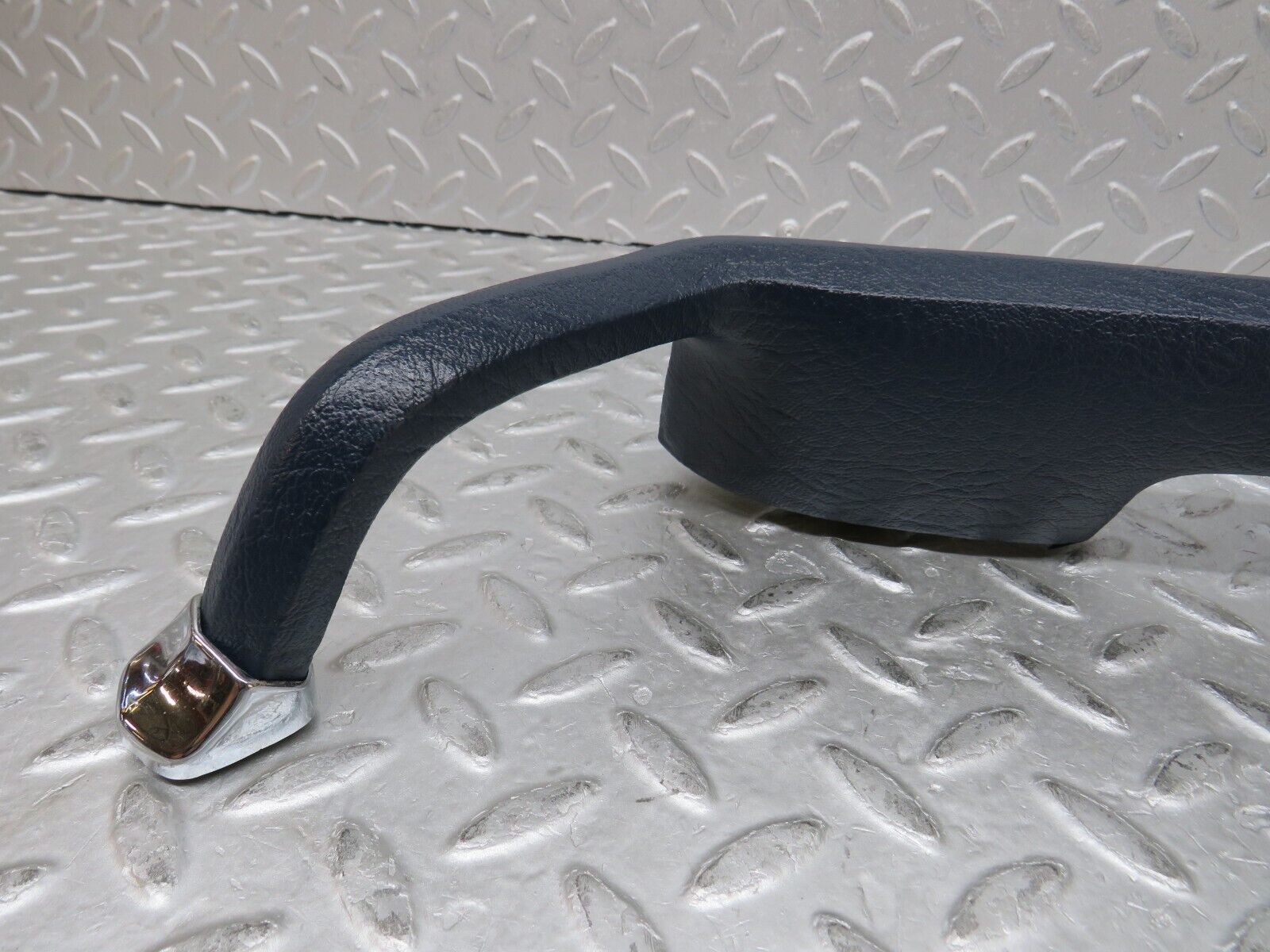 37302 Mercedes-Benz W109 300SEL Interior Door Handle Front Left Blue