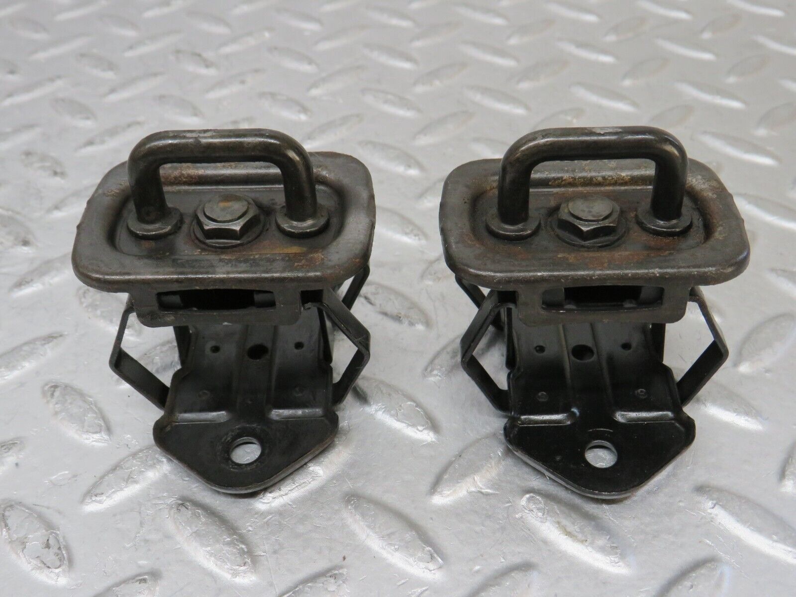 35178 Mercedes-Benz W221 Bonnet Lock Latch 2x 2218800260