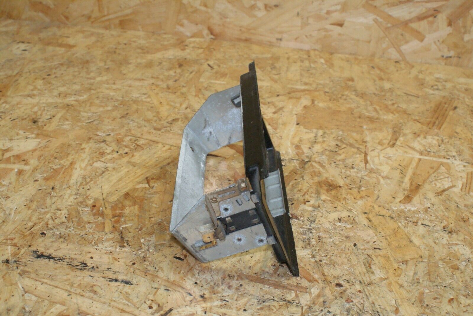 2450 Mercedes-Benz W123 280E Ashtray Frame