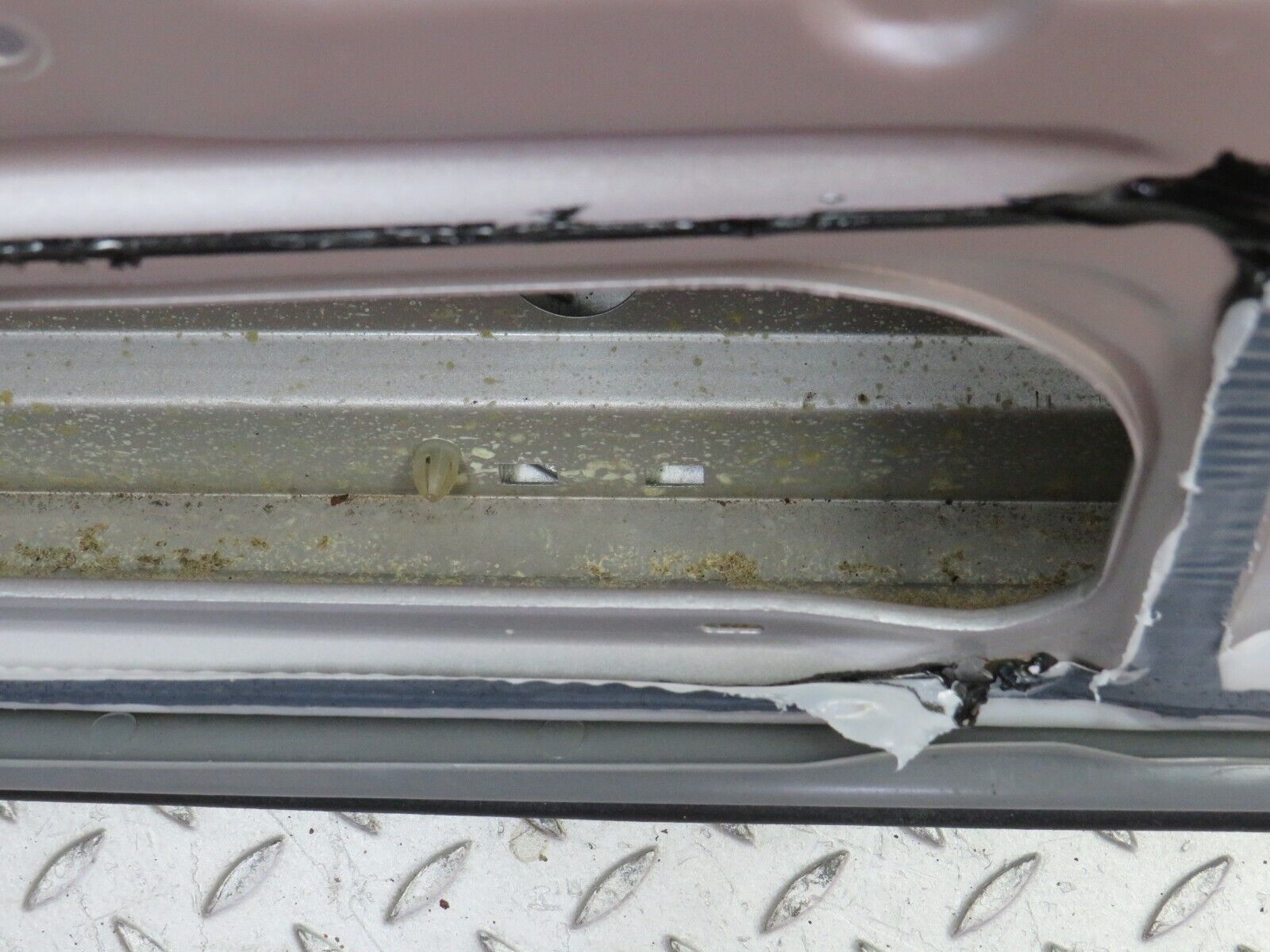 39540 Mercedes-Benz R129 320SL Coupe Left Door