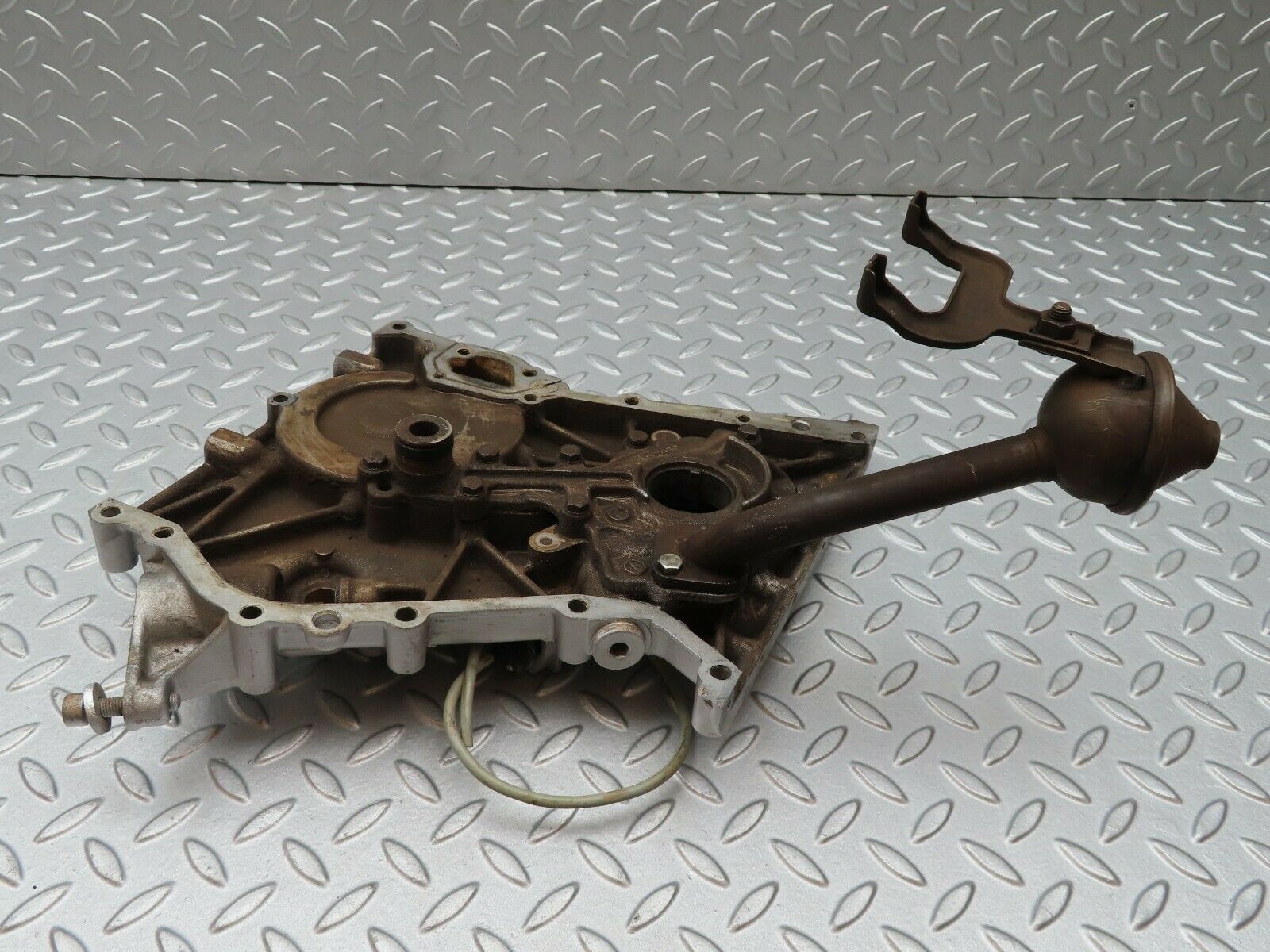 3964 Mercedes-Benz S123 200T Wagon Engine Timing - Oil Pump Cover & Oil Filter Housing 1020150401