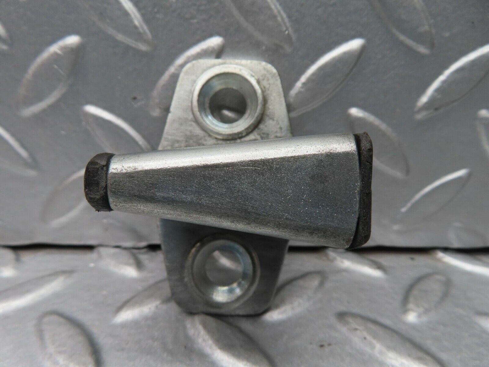 14591 Mercedes-Benz W201 190E Door Lock Latch