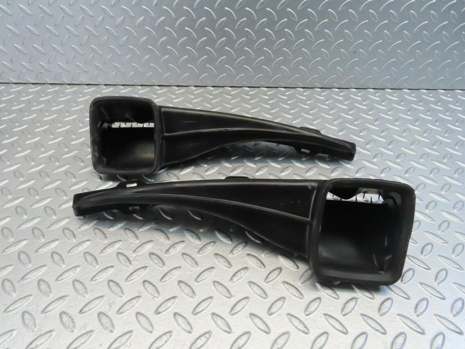 10926 Mercedes-Benz W123 230E Air Duct Vent Left And Right Side 1238300119