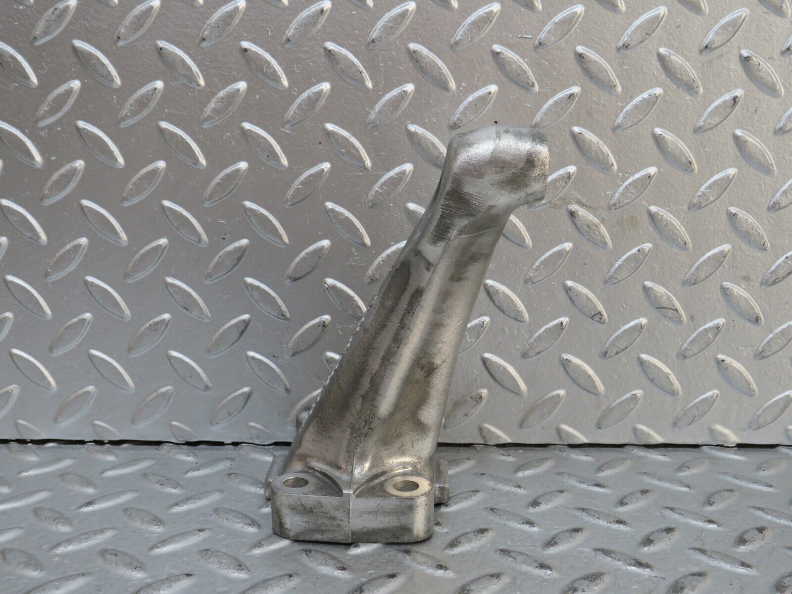 28423 Mercedes-Benz S123 240D Wagon Engine Mount Bracket Left Side 6152231304