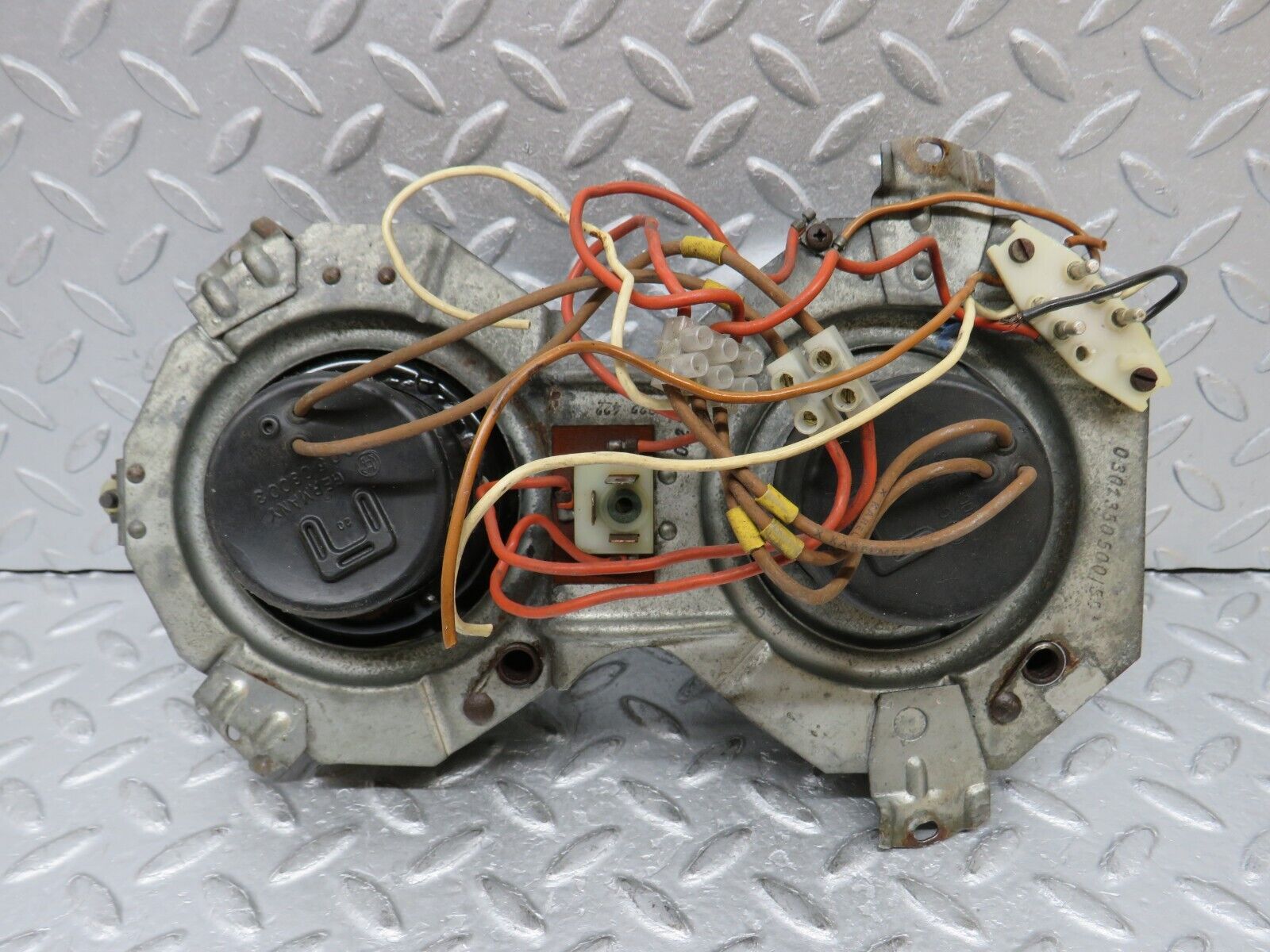 37581 Mercedes-Benz W109 300SEL Front Headlight Bosch Left/Right 1300508003 7077R8 1305601134 1305602059