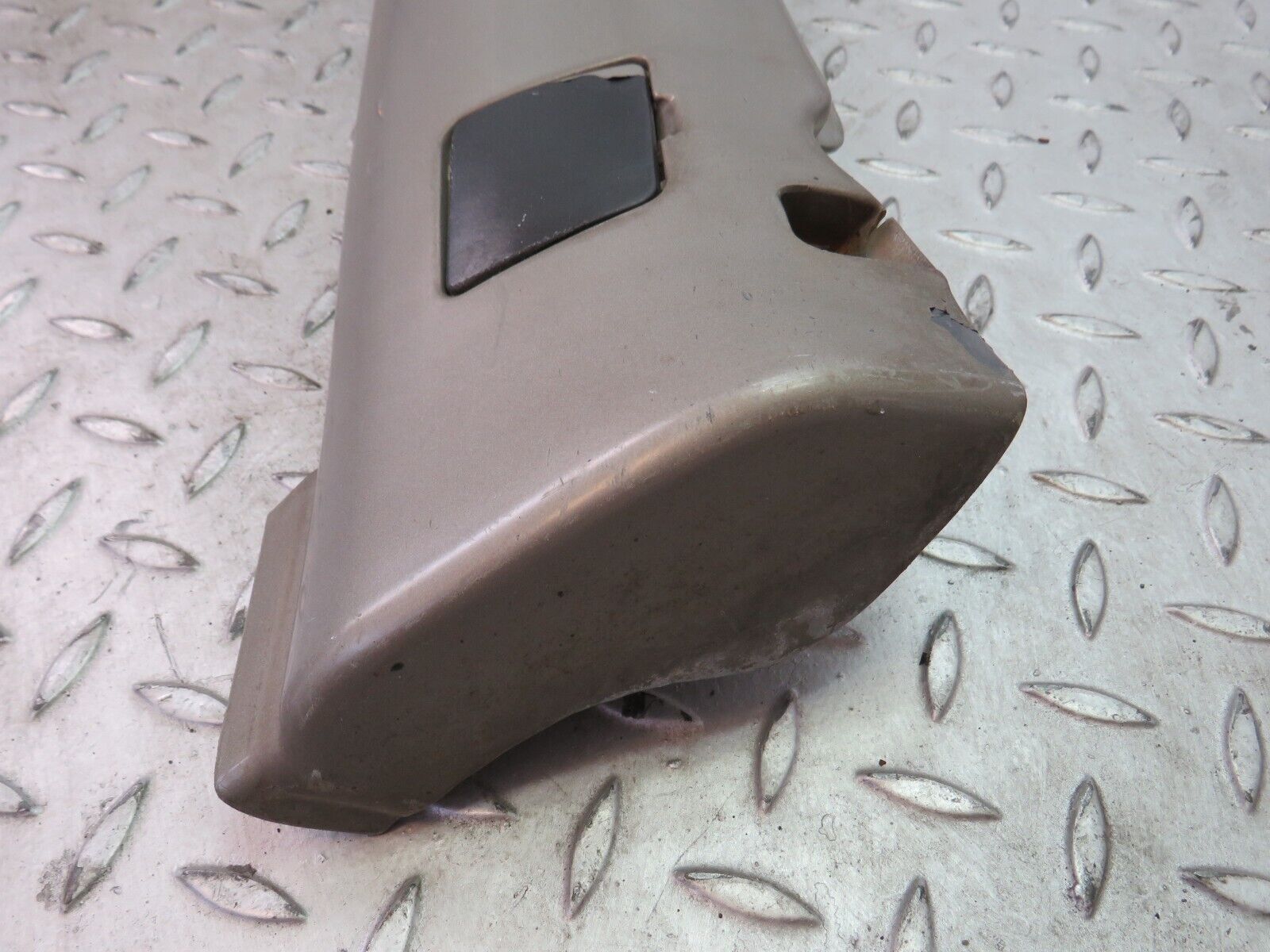 36326 Mercedes-Benz W126 420SE Side Skirt Right 1266905040 1266980230 1266980430