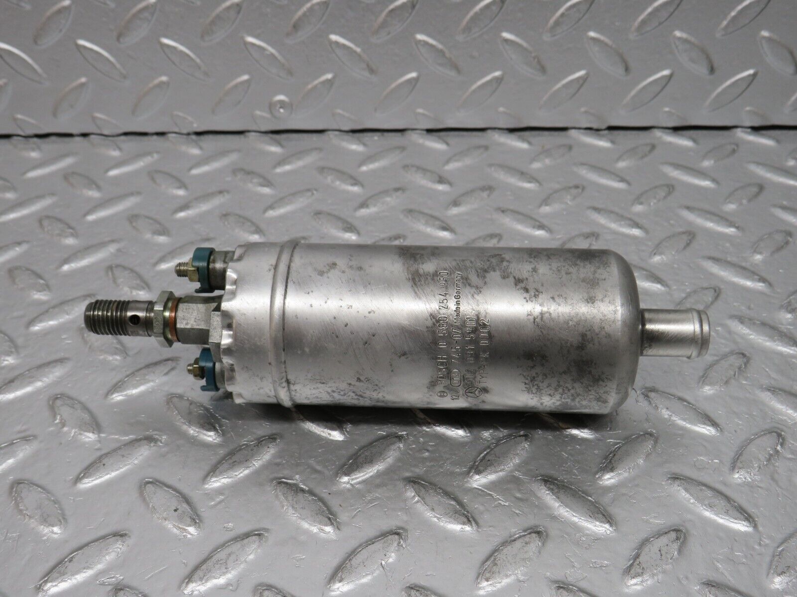 32492 Mercedes-Benz S124 300TE Wagon Fuel Pump Bosch 0020915901 0580254950