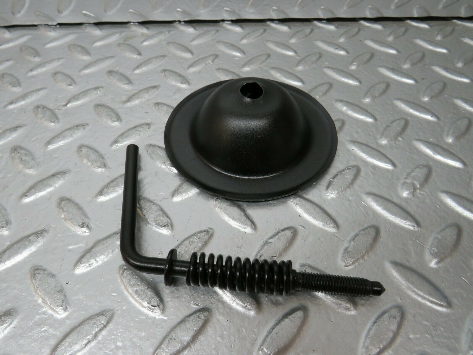 24232 Mercedes-Benz S124 220TE Wagon Spare Wheel Holder