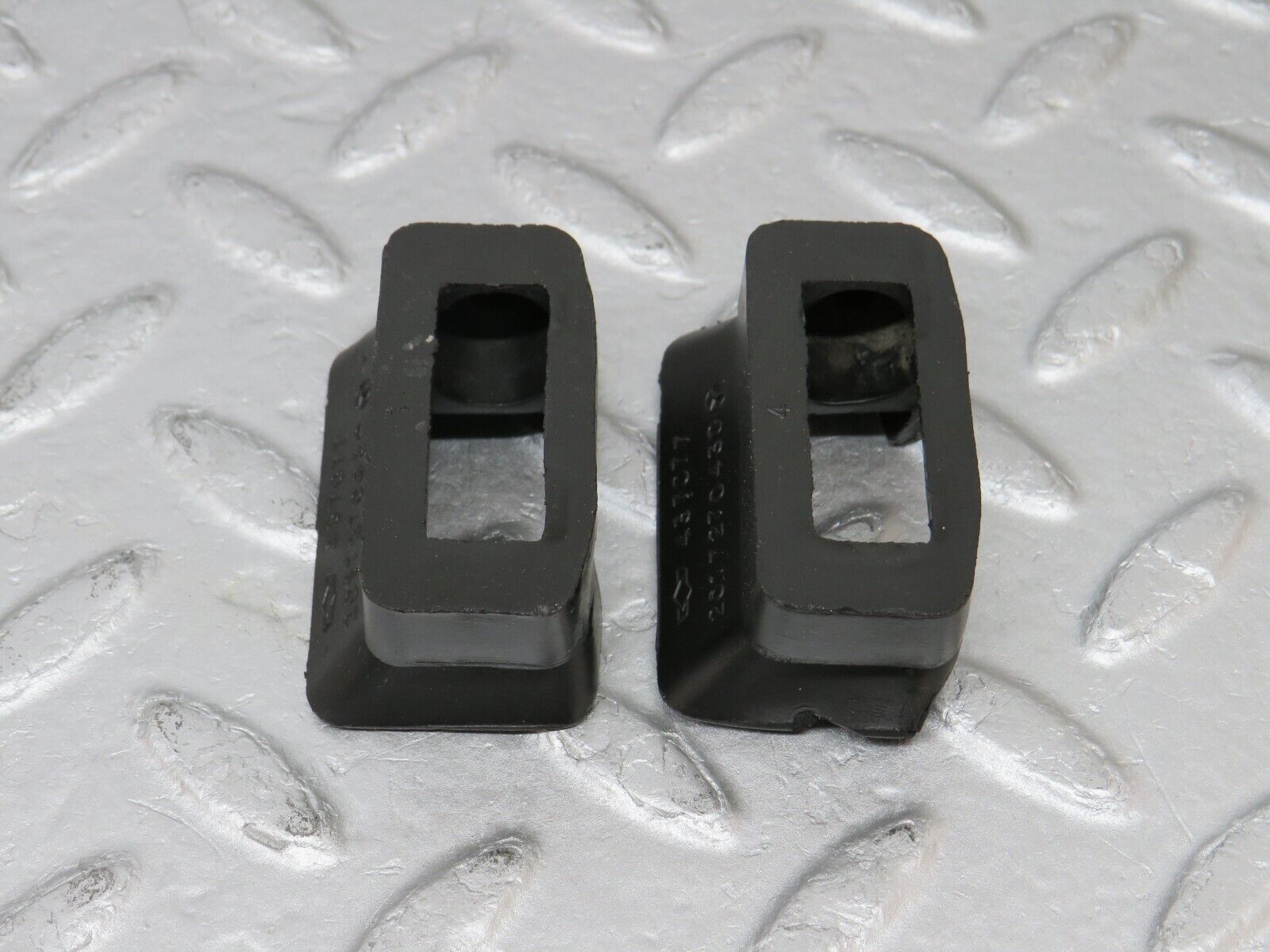 36586 Mercedes-Benz W201 190E 2.0L Door Check Strap Rubber Seal 2x 2017270430