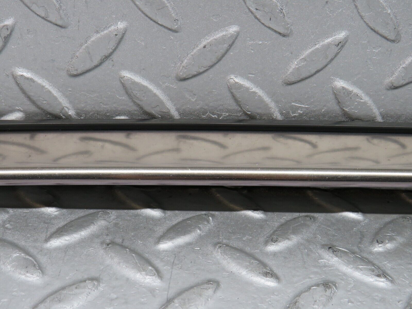 37896 Mercedes-Benz A124 320E Cabriolet A Pillar Exterior Moulding Trim Right