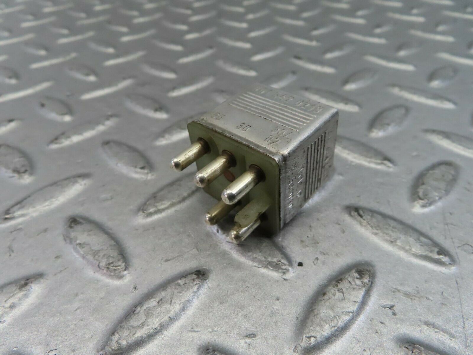 9717 Mercedes-Benz C123 280CE Coupe Multi Purpose Relay 0015420219