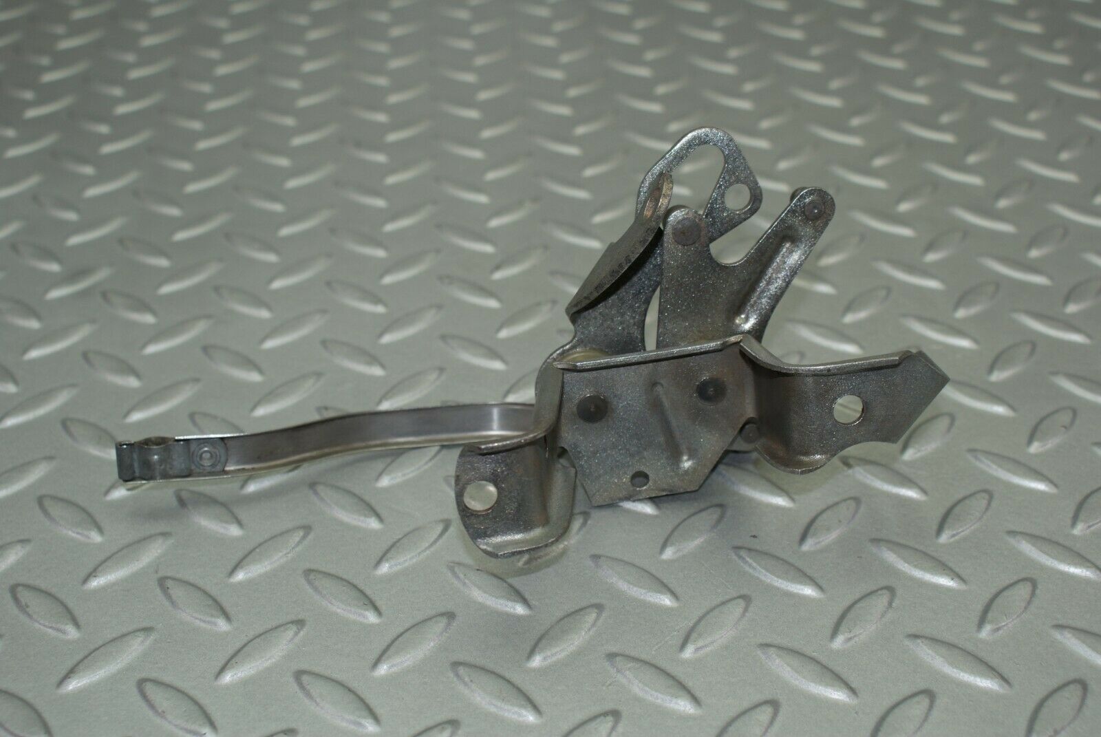 2670 Mercedes-Benz W116 350SE Throttle Linkage