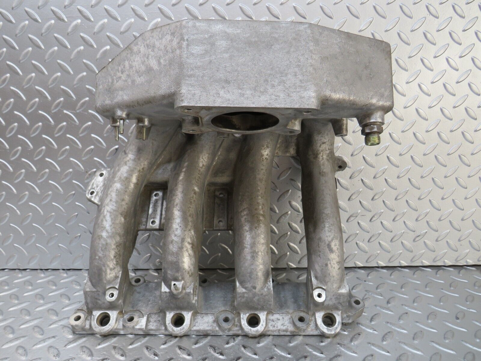 26663 Mercedes-Benz C124 220CE Coupe Intake Manifold 1111411201