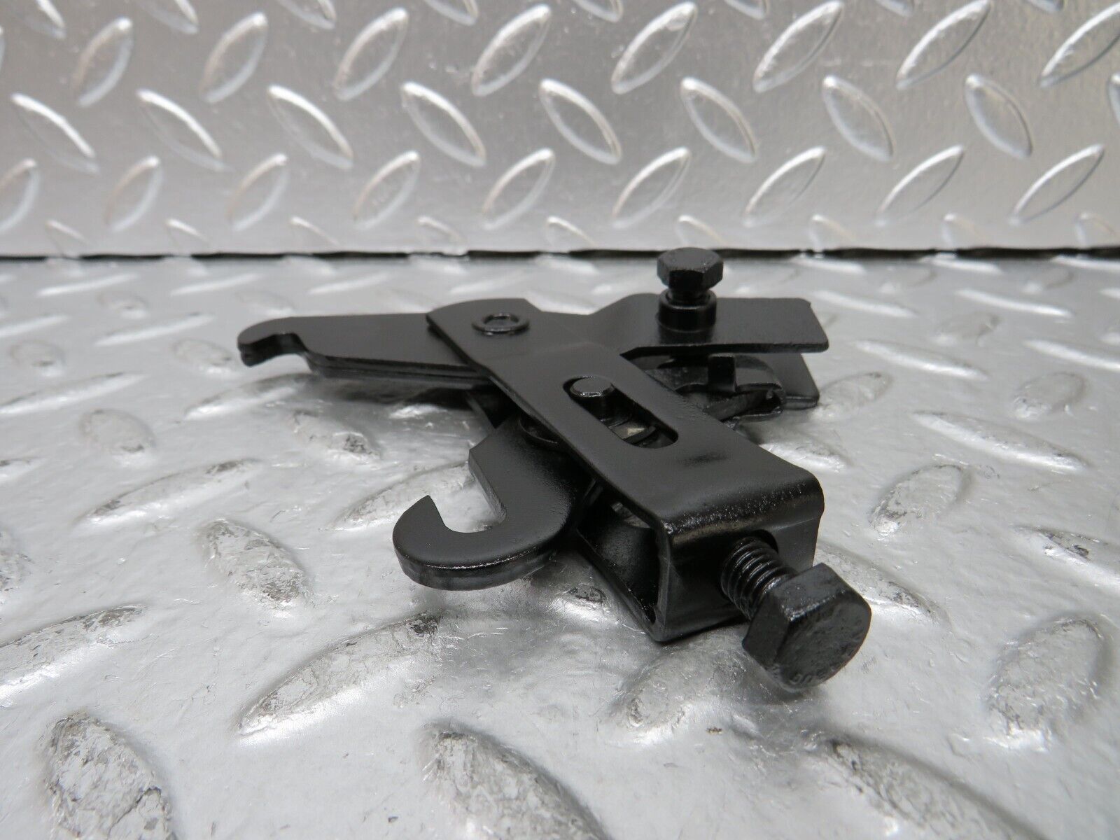 25284 Mercedes-Benz W201 190D Handbrake Adjusting Handbrake Regulator