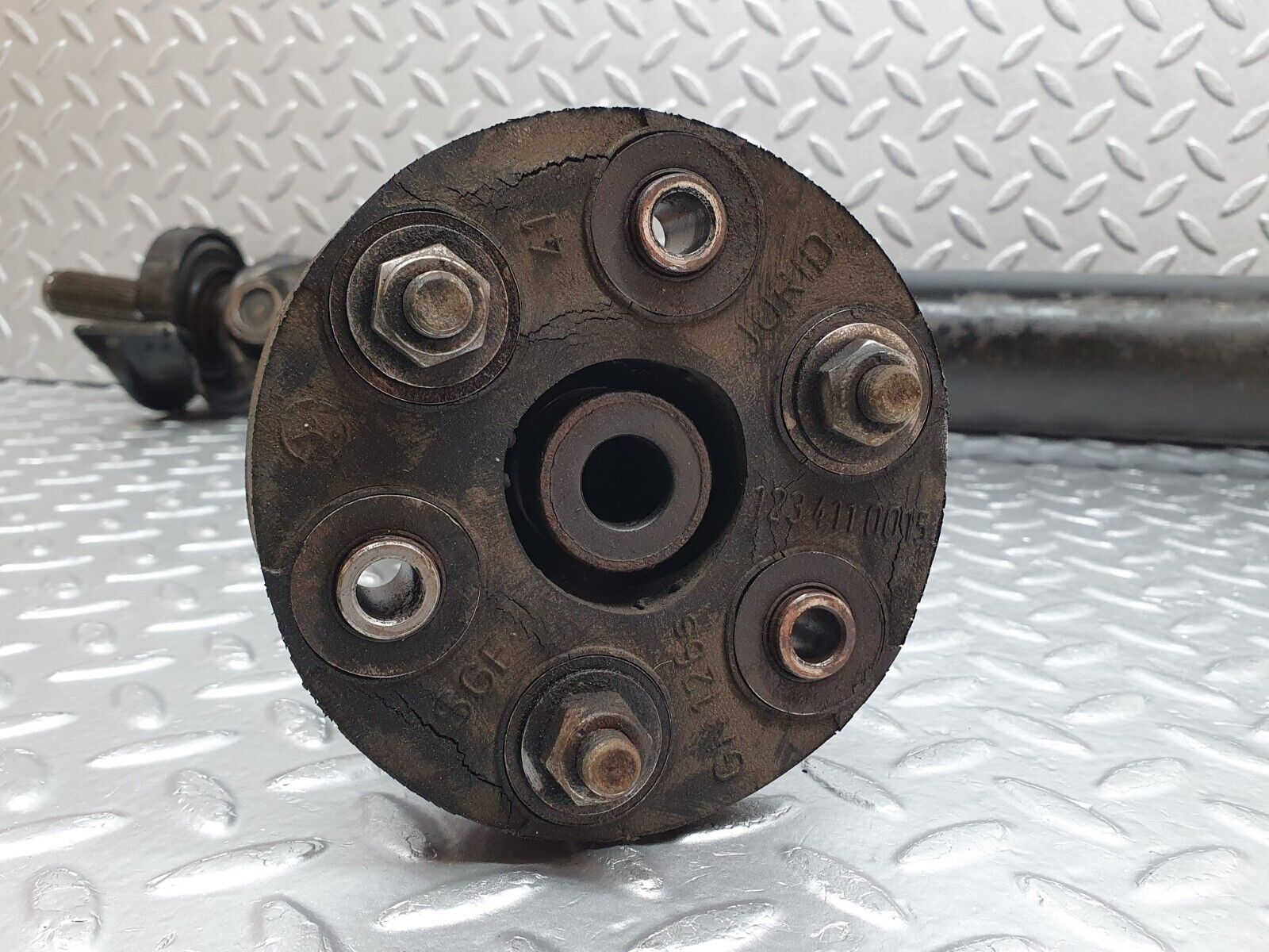 40844 Mercedes-Benz W123 300D Cardan Shaft Prop Shaft 1234110015 1234100981