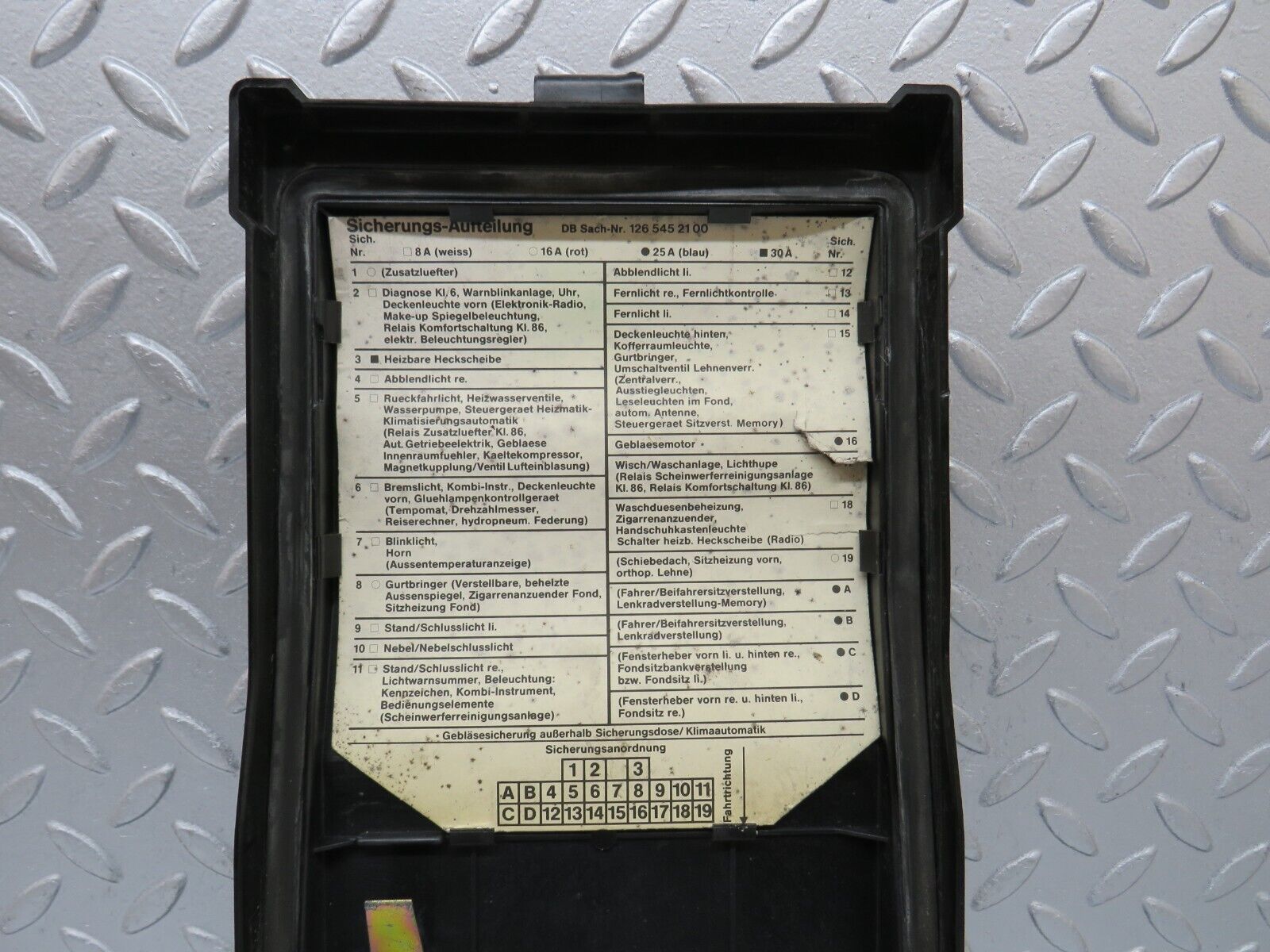 36197 Mercedes-Benz W126 420SE Fuse Box Housing 1265401650 1265400182