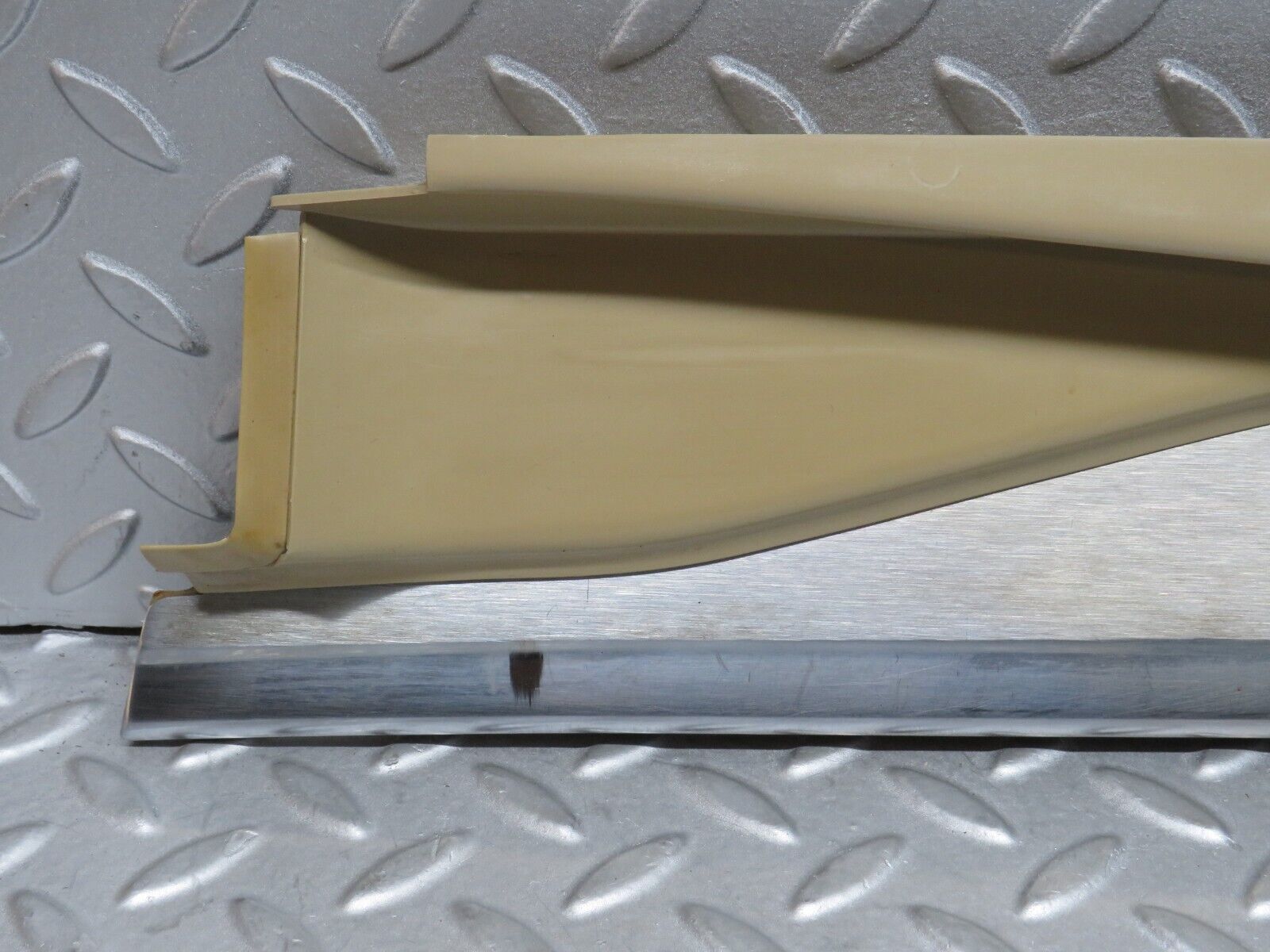 38236 Mercedes-Benz R129 280SL Coupe Right Door Sill Beige 1296800435