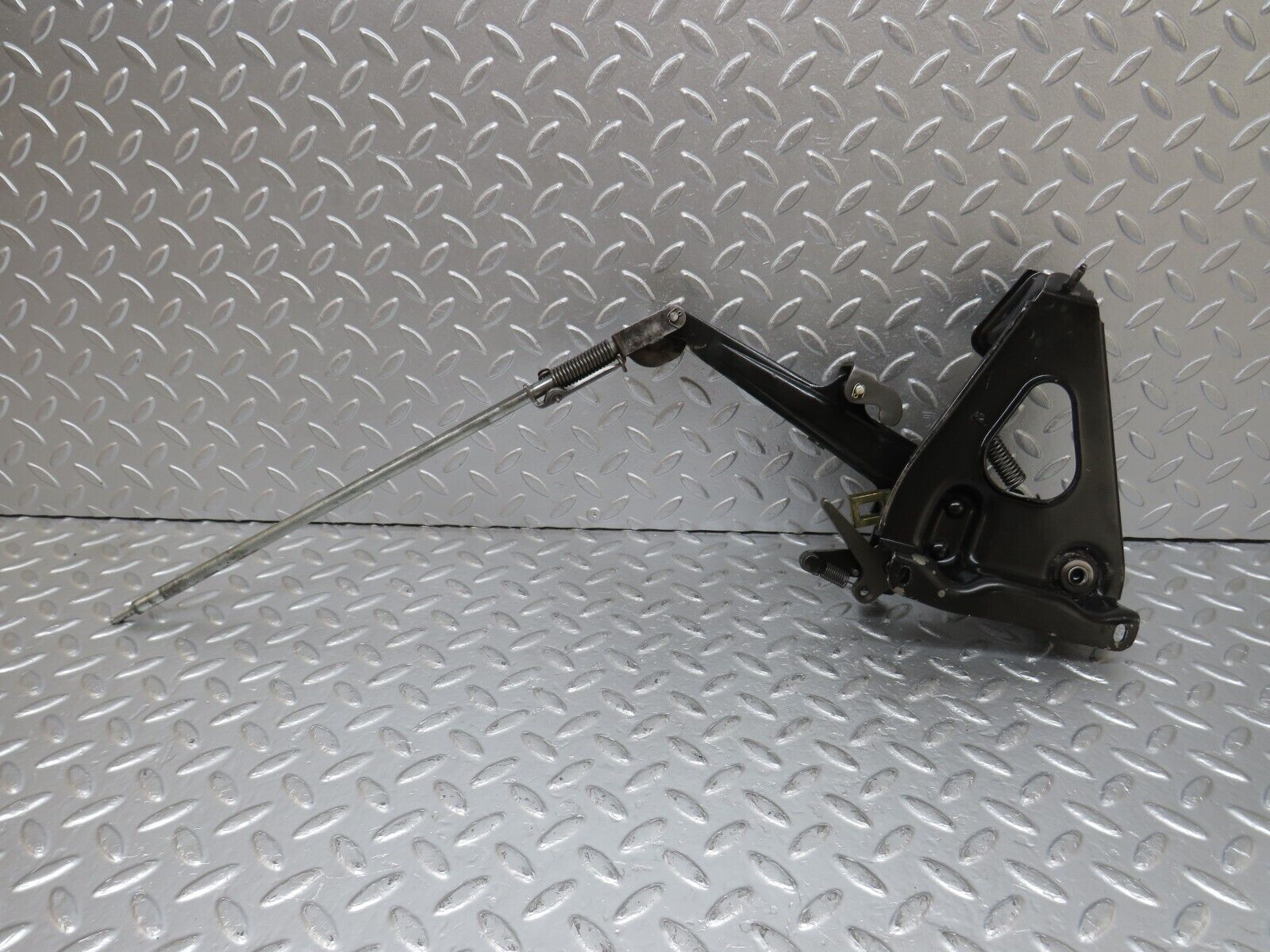 34500 Mercedes-Benz C126 380SEC Coupe Handbrake Regulator