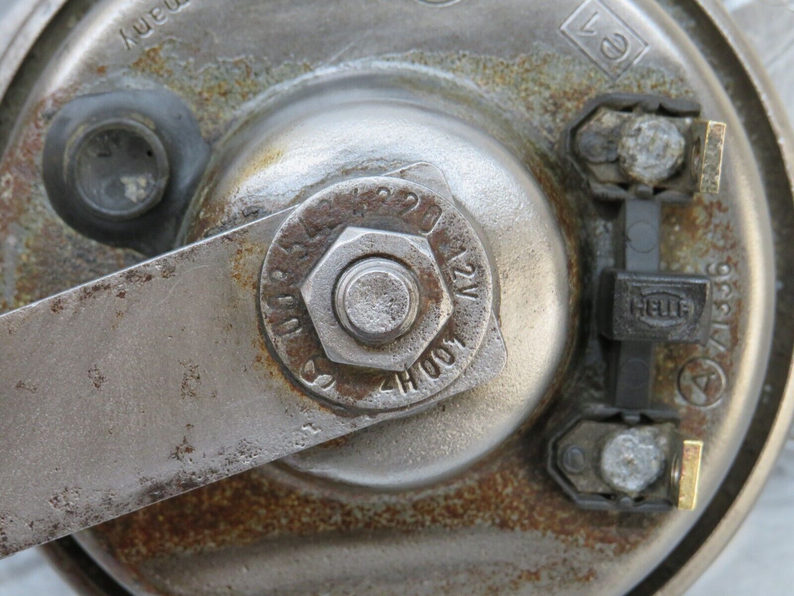 26900 Mercedes-Benz W123 240D Horn 0035424220