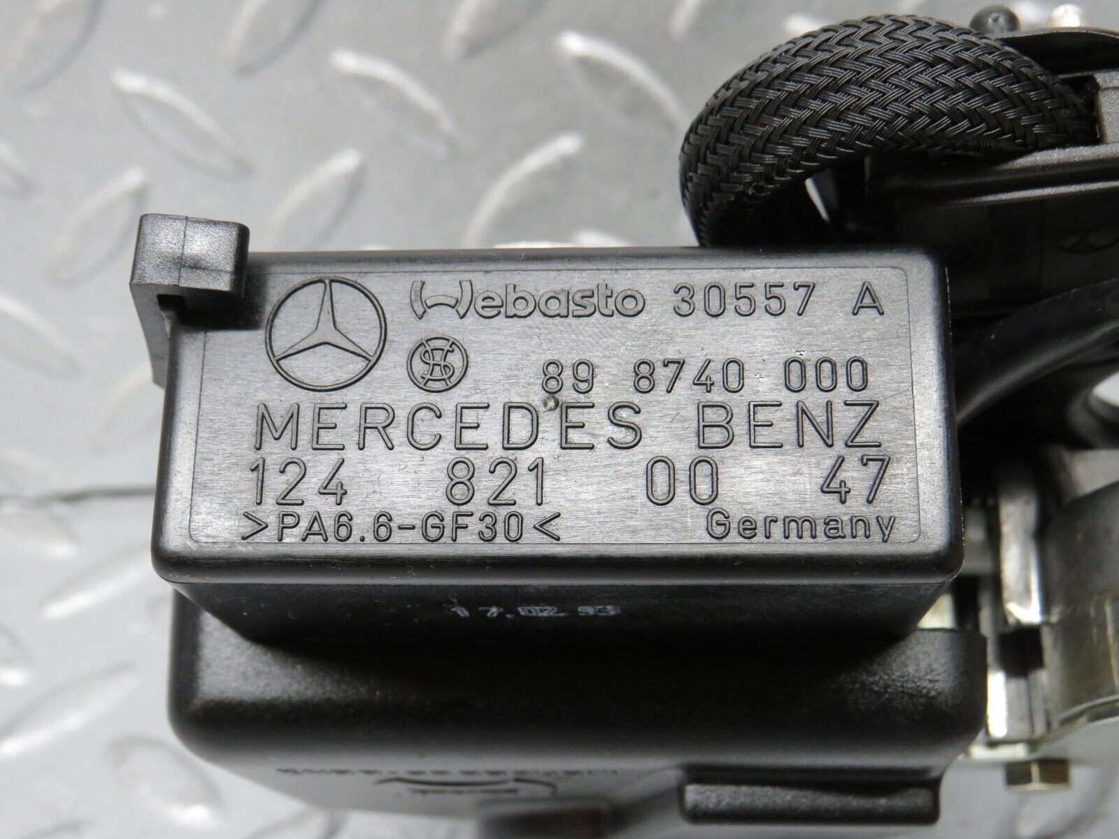 38763 Mercedes-Benz W201 190E 2.6L Sunroof Motor Webasto With Relay 2017800107 1248210047