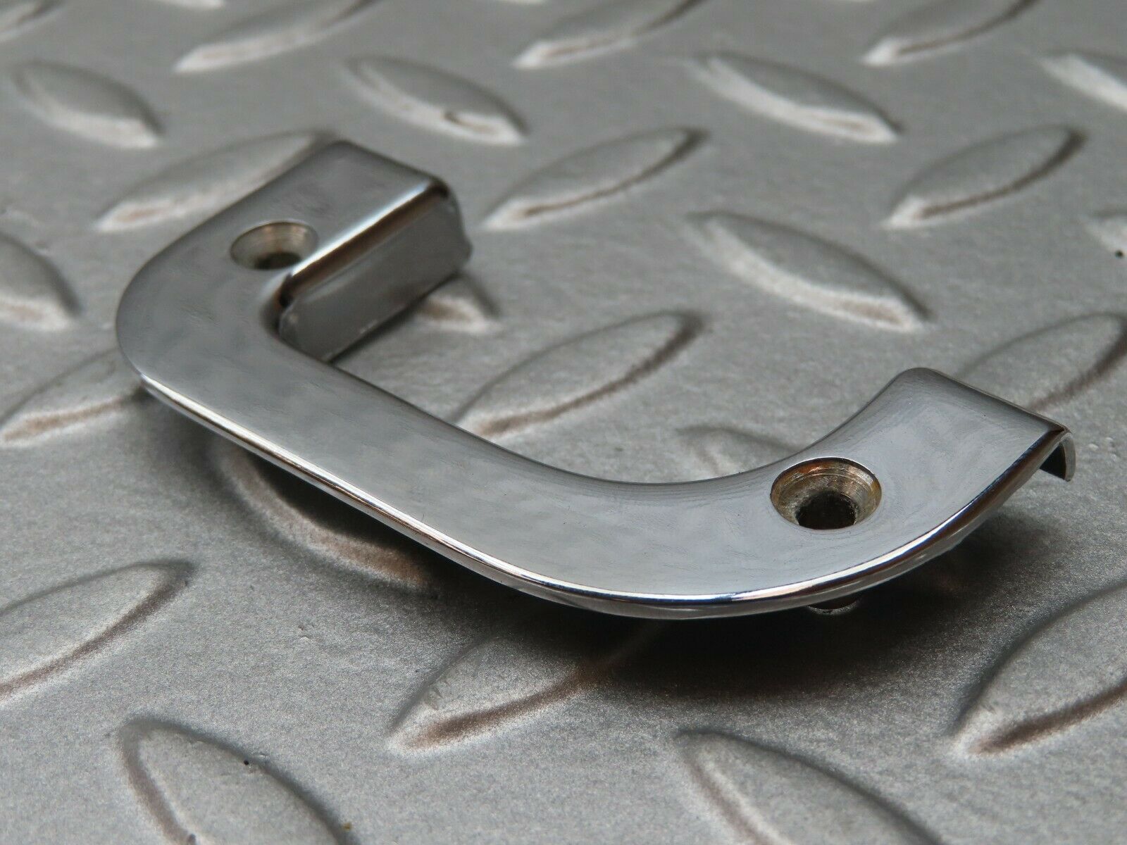 4147 Mercedes-Benz S123 200T Wagon Left Interior Chrome Door Latch Trim