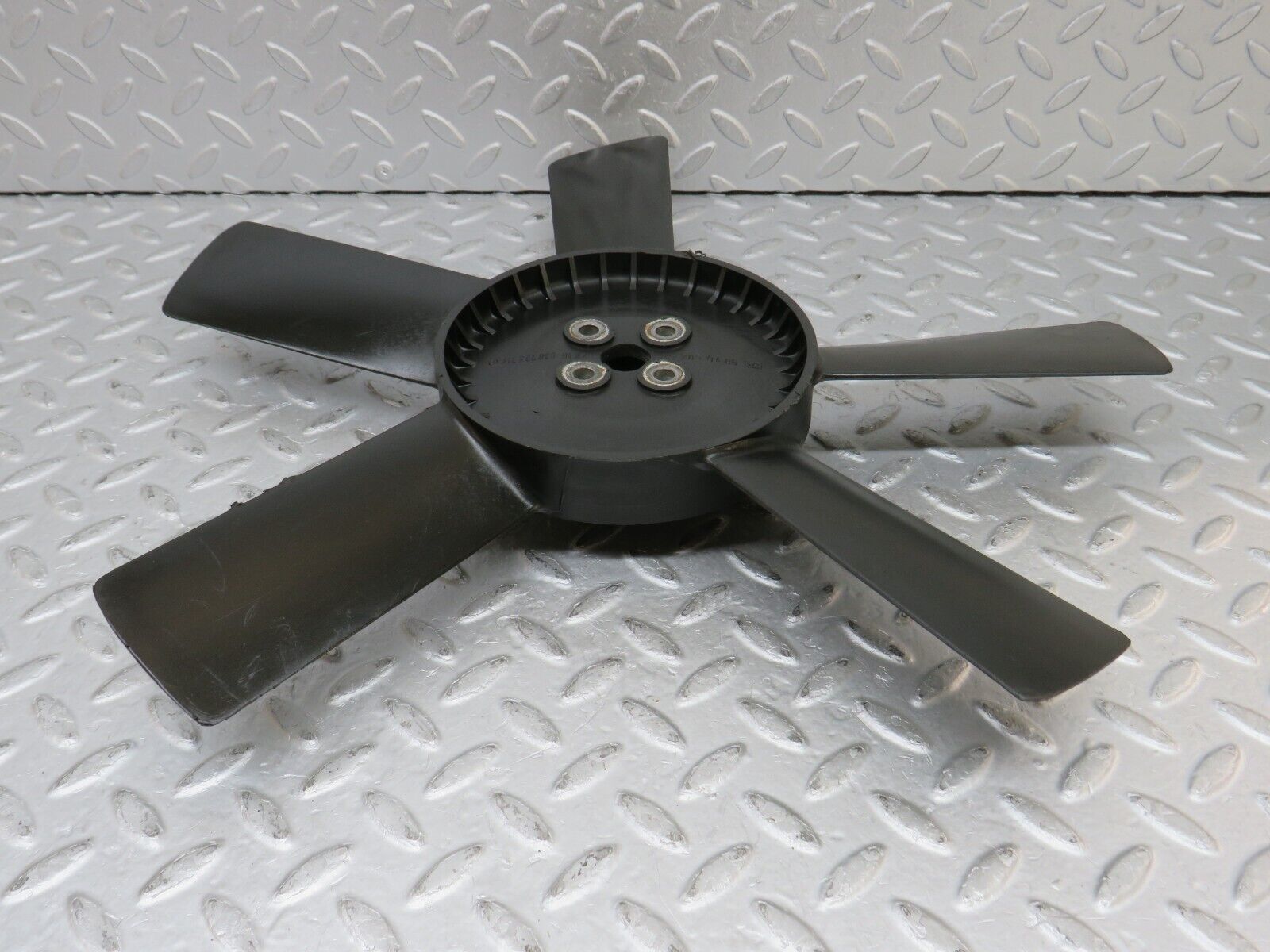 35921 Mercedes-Benz 240D OM616.912 Engine Cooling Fan & Fan Spacer 1152050406