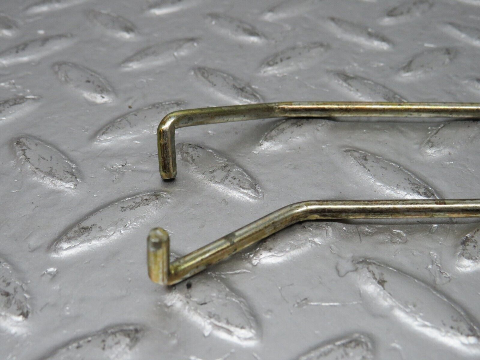 33336 Mercedes-Benz W202 C180 Front Door Lock Knob Pair