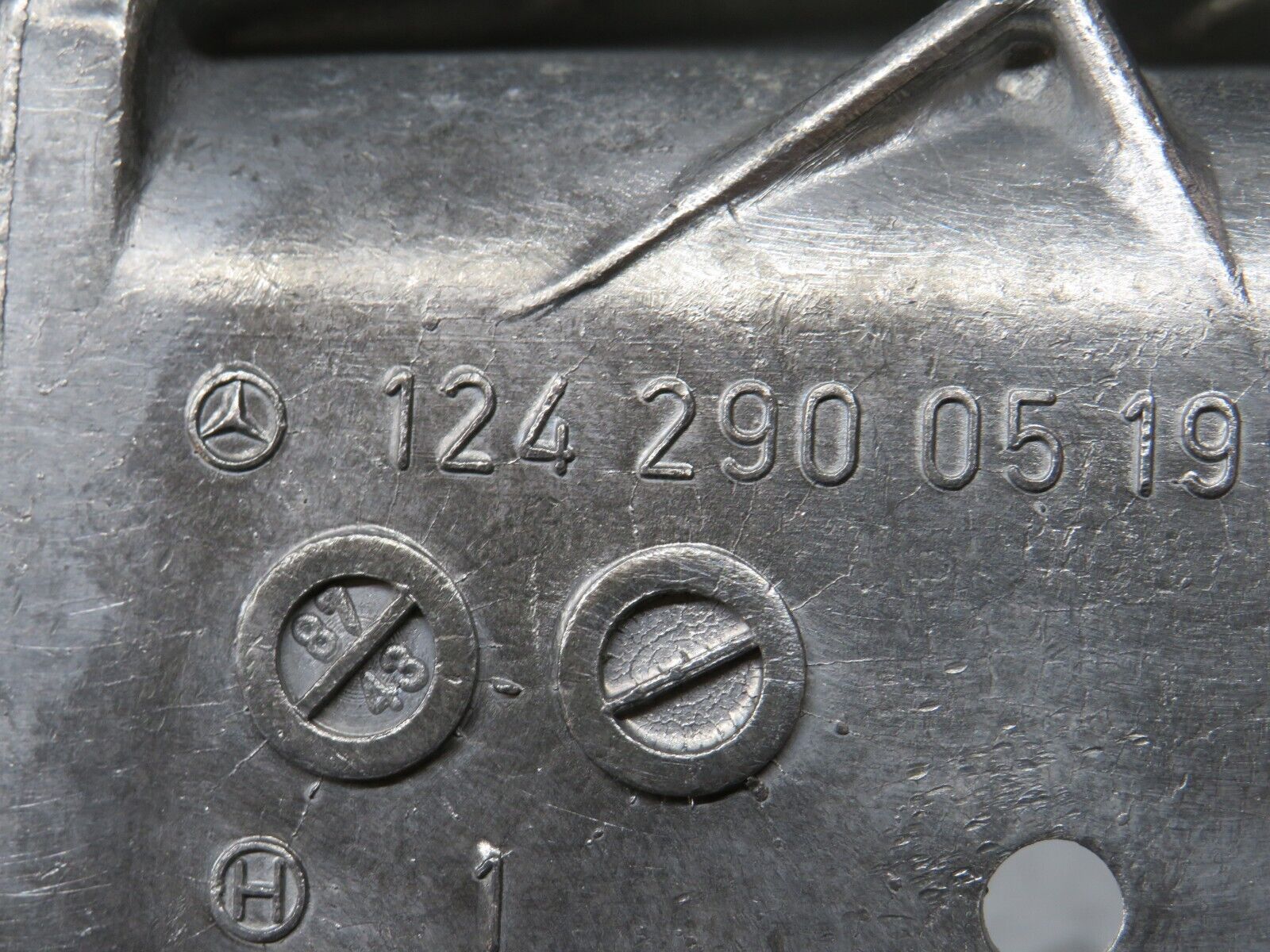 33692 Mercedes-Benz W201 190E 2.0L Brake Pedal Bracket 1242900519