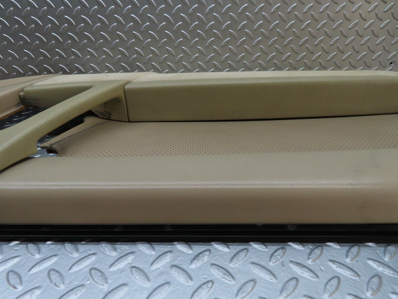 19939 Mercedes-Benz R129 300SL Coupe Left Door Card Cream