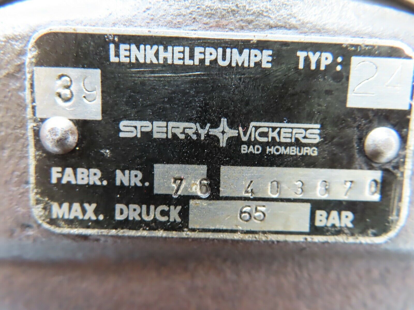 19221 Mercedes-Benz W123 300D Power Steering Pump Vickers Type 24