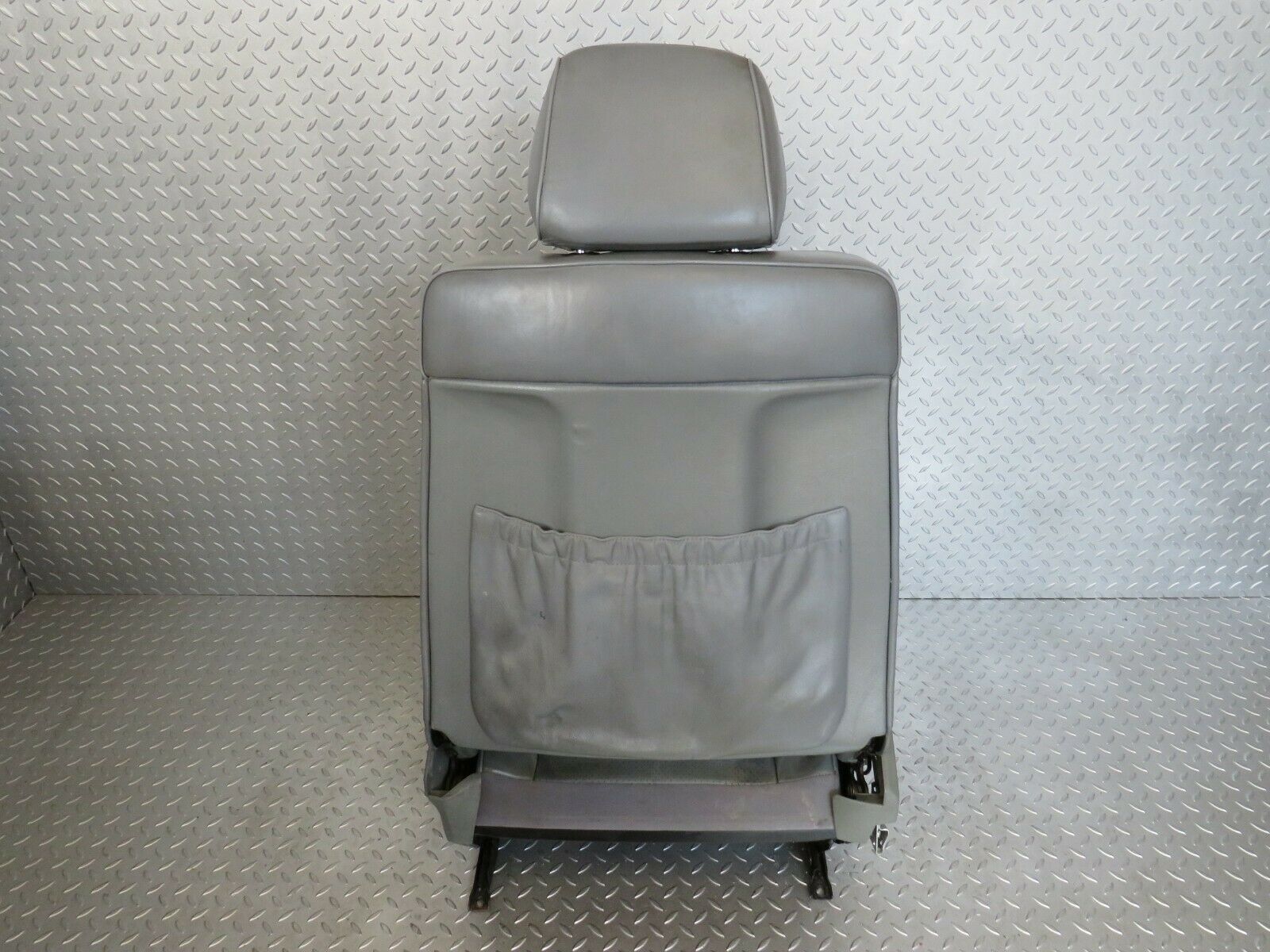 22383 Mercedes-Benz C124 E220 Coupe Front Left Seat Leather Grey 1249102350