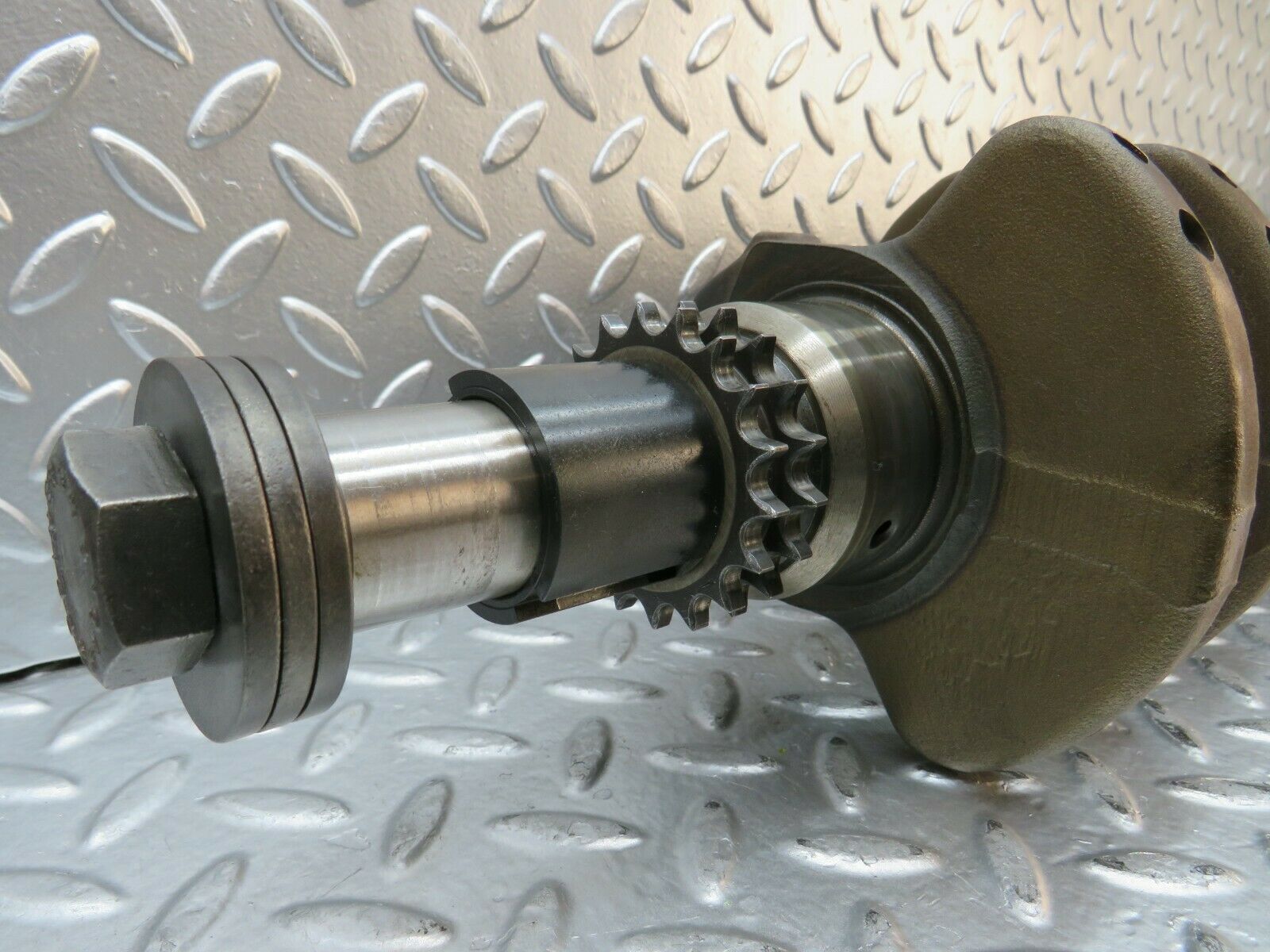 23098 Mercedes-Benz C123 230CE Coupe Crankshaft 10235