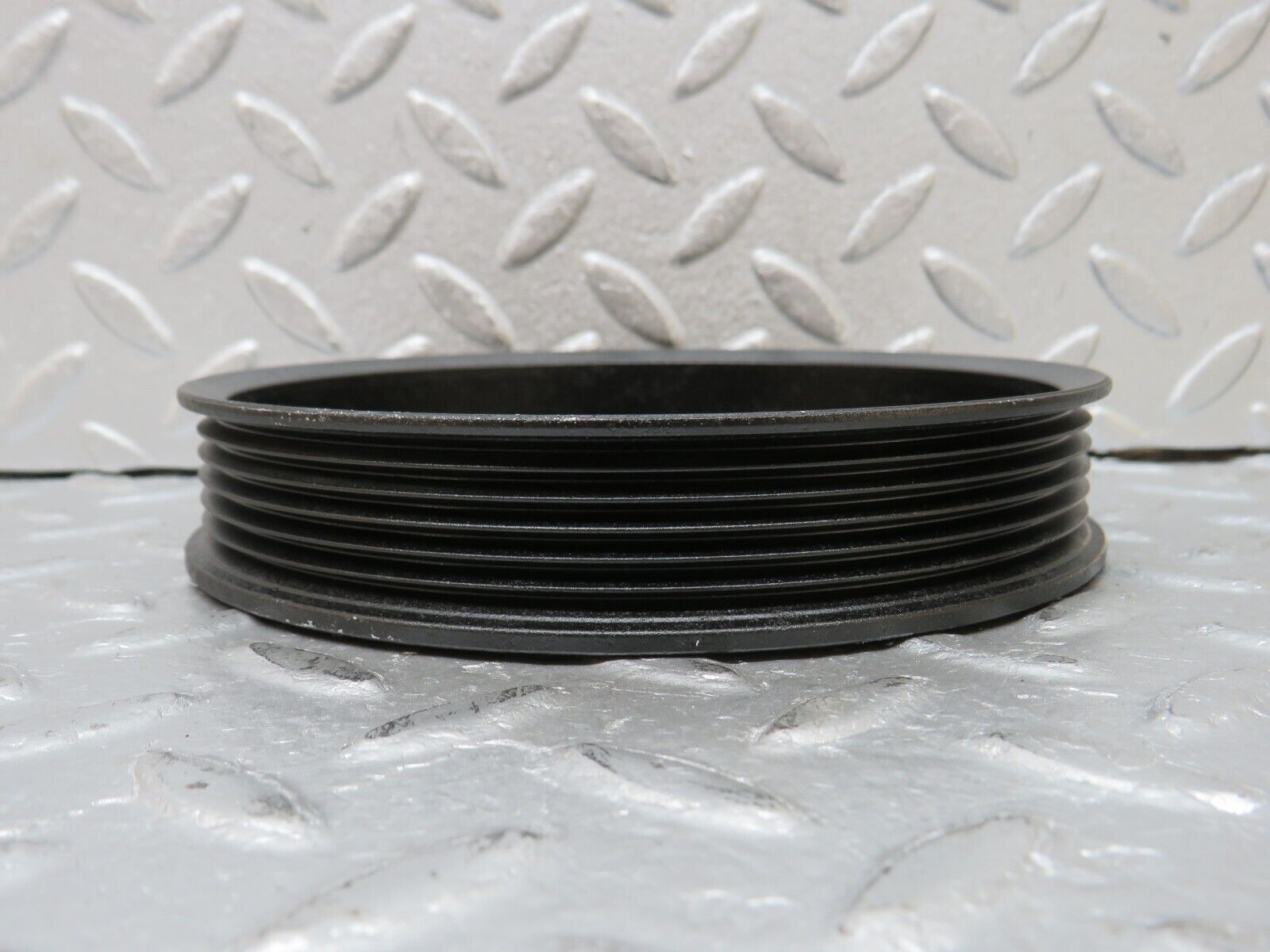 38102 Mercedes-Benz A124 320E Cabriolet Crankshaft Pulley 1040320004