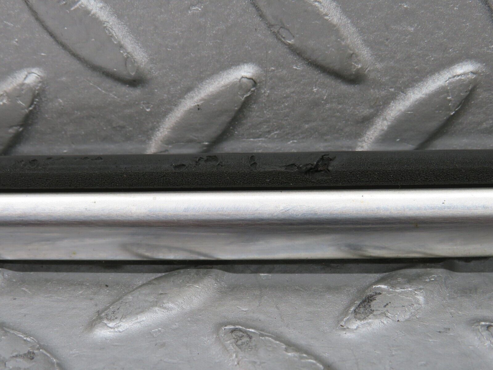 37435 Mercedes-Benz W109 300SEL Front Left Door Centre Moulding Trim