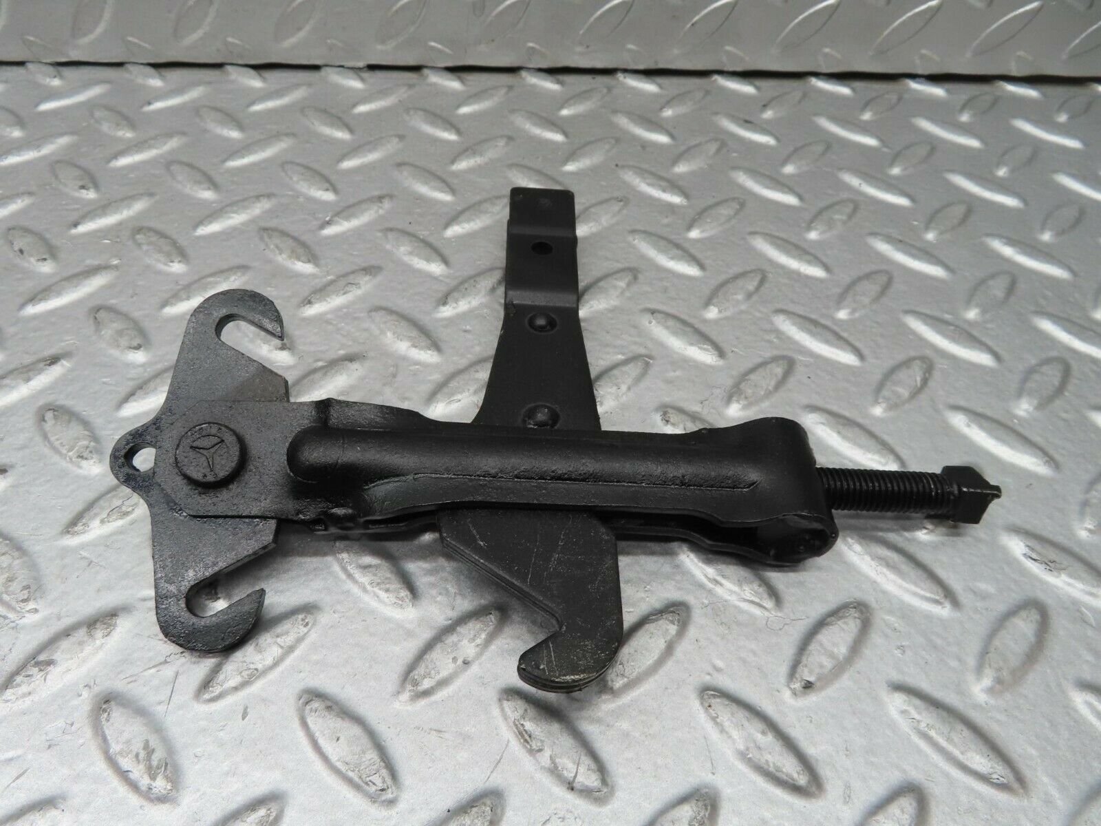 15256 Mercedes-Benz W123 230E Handbrake Regulator