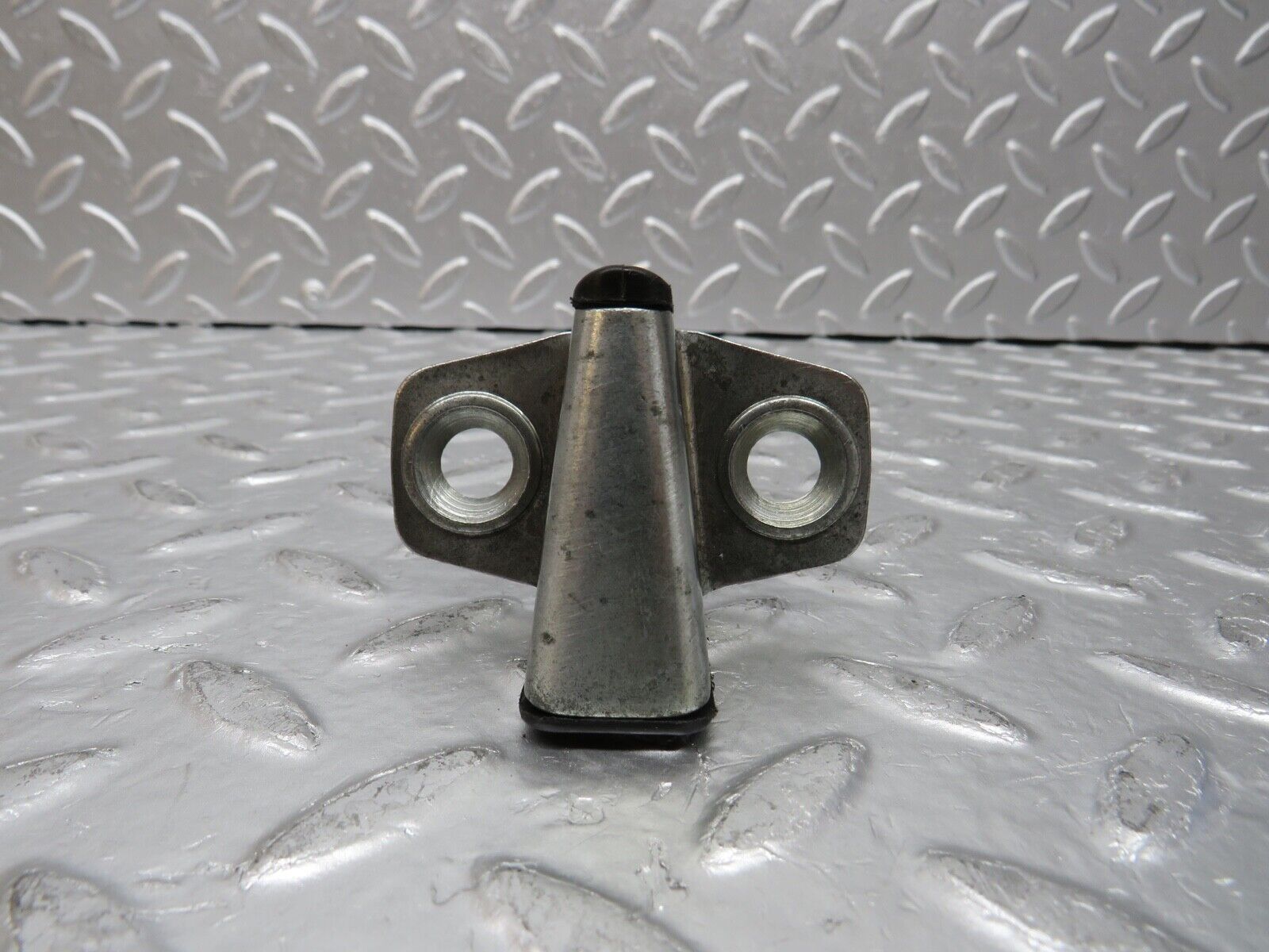 30481 Mercedes-Benz W124 230E Door Lock Latch