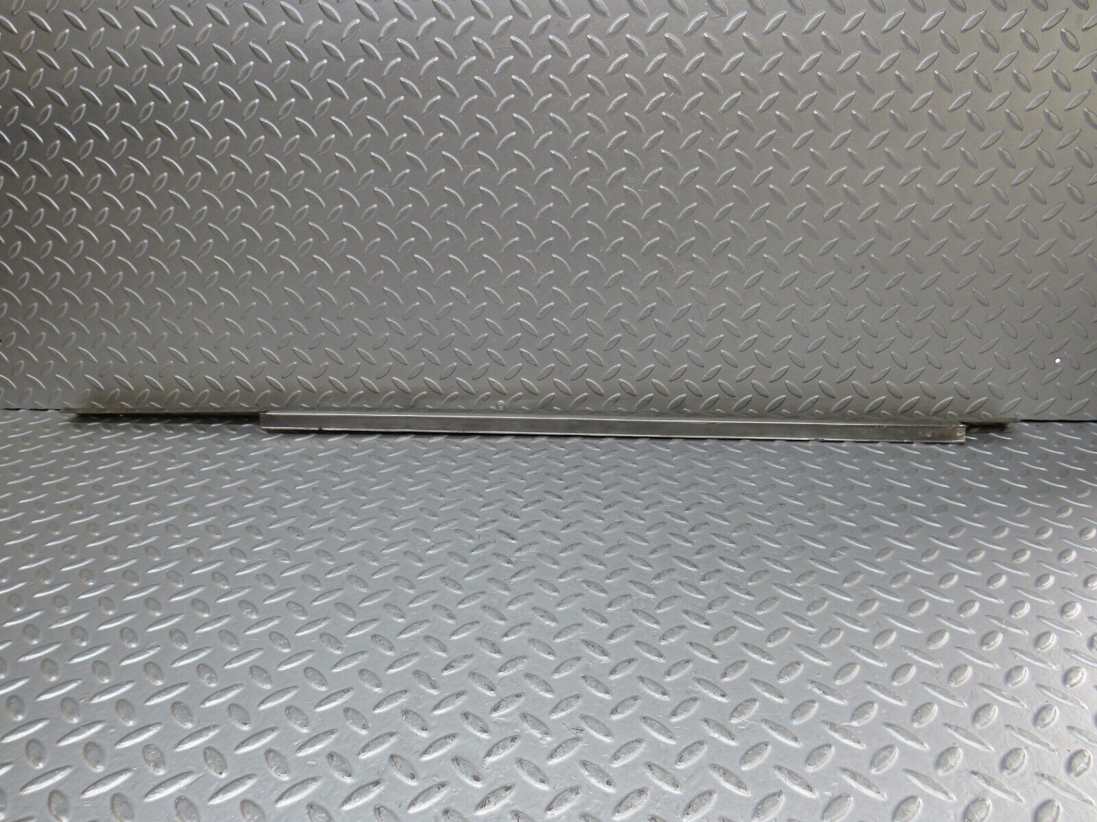 35767 Mercedes-Benz W108 Front Left Door Sill Chrome