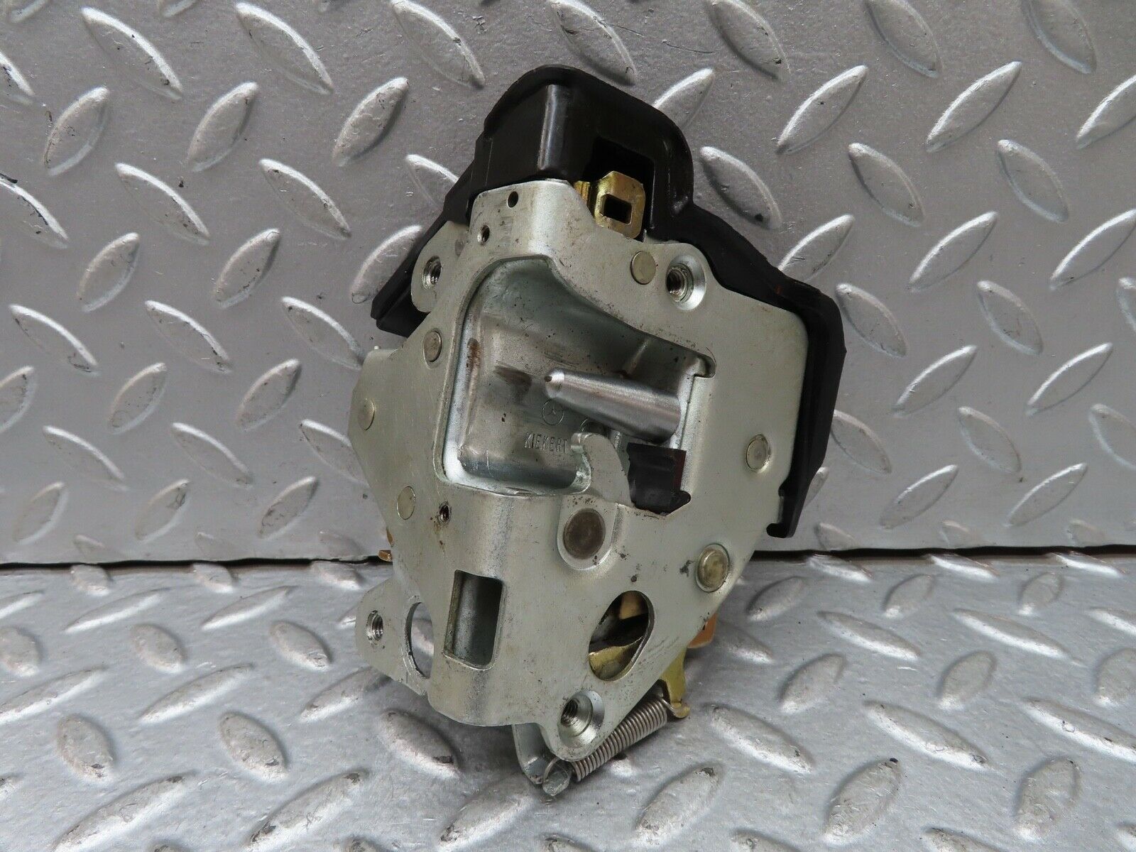 19153 Mercedes-Benz W123 300D Rear Right Door Lock Mechanism 1237330208