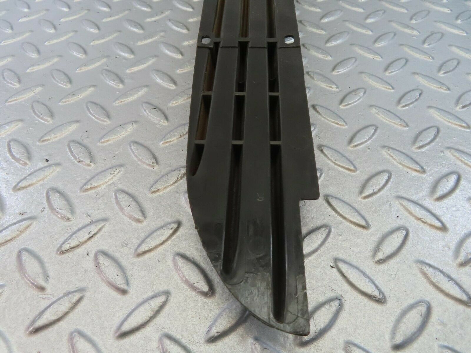 8861 Mercedes-Benz W115 Front Lower Grill Right