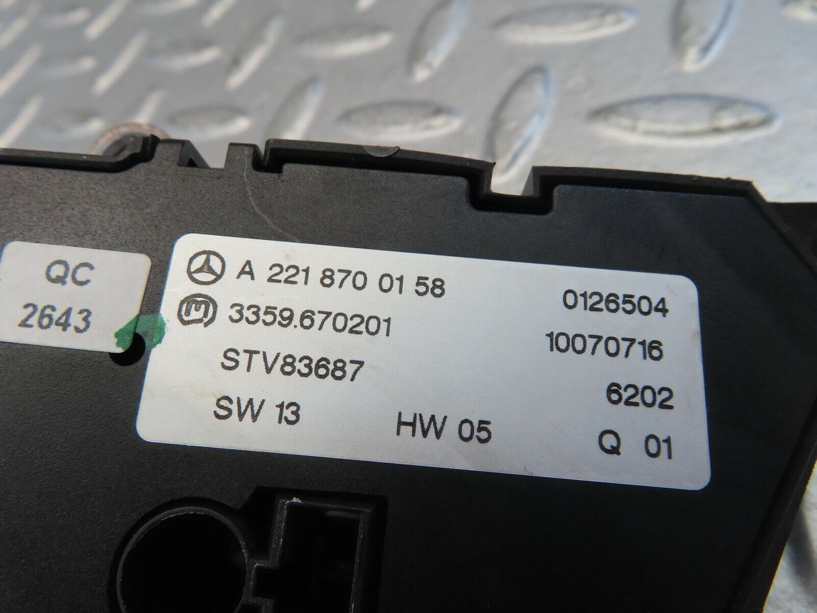 11095 Mercedes-Benz W221 S320 Rear Right Seat Switch 2218700158