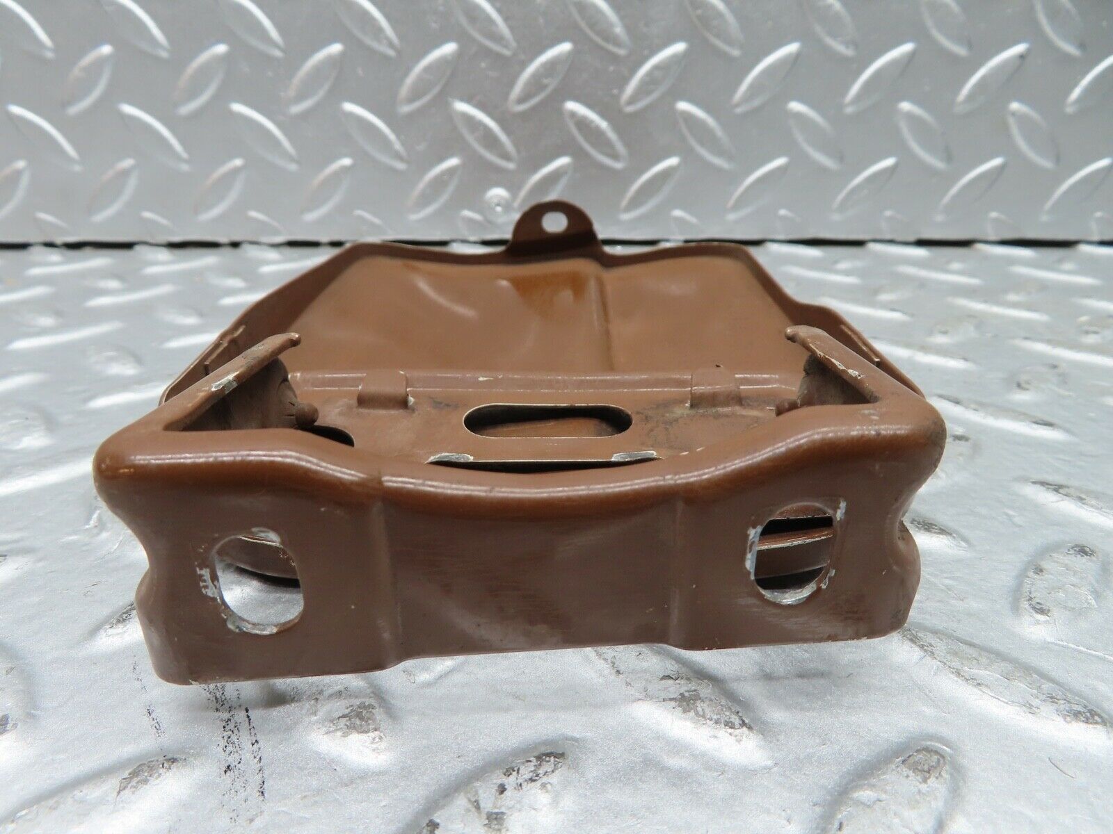 21130 Mercedes-Benz W123 230E Fuel Tank Flap Cap