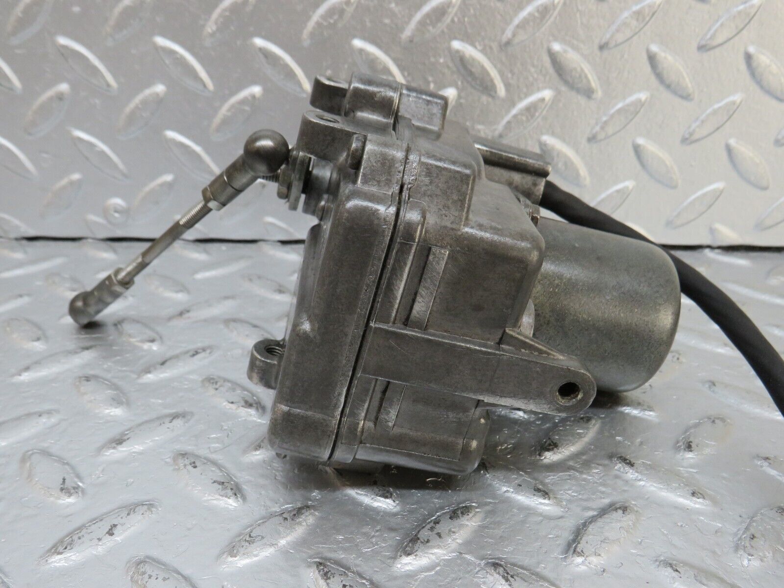 34525 Mercedes-Benz C126 380SEC Coupe Cruise Control Actuator 0015457532