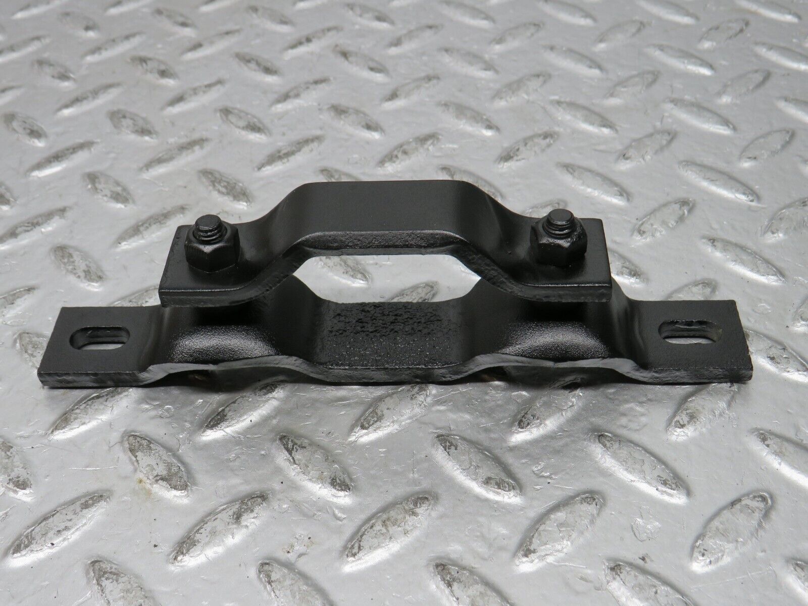 31994 Mercedes-Benz W123 230E Engine Mount Bracket Front