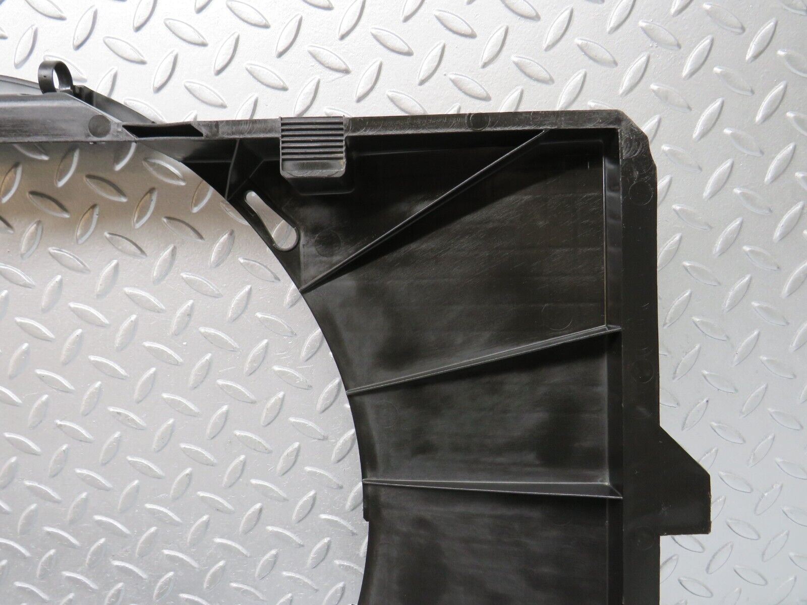 38232 Mercedes-Benz R129 280SL Coupe Radiator Fan Shroud Fan Cover 1295050055