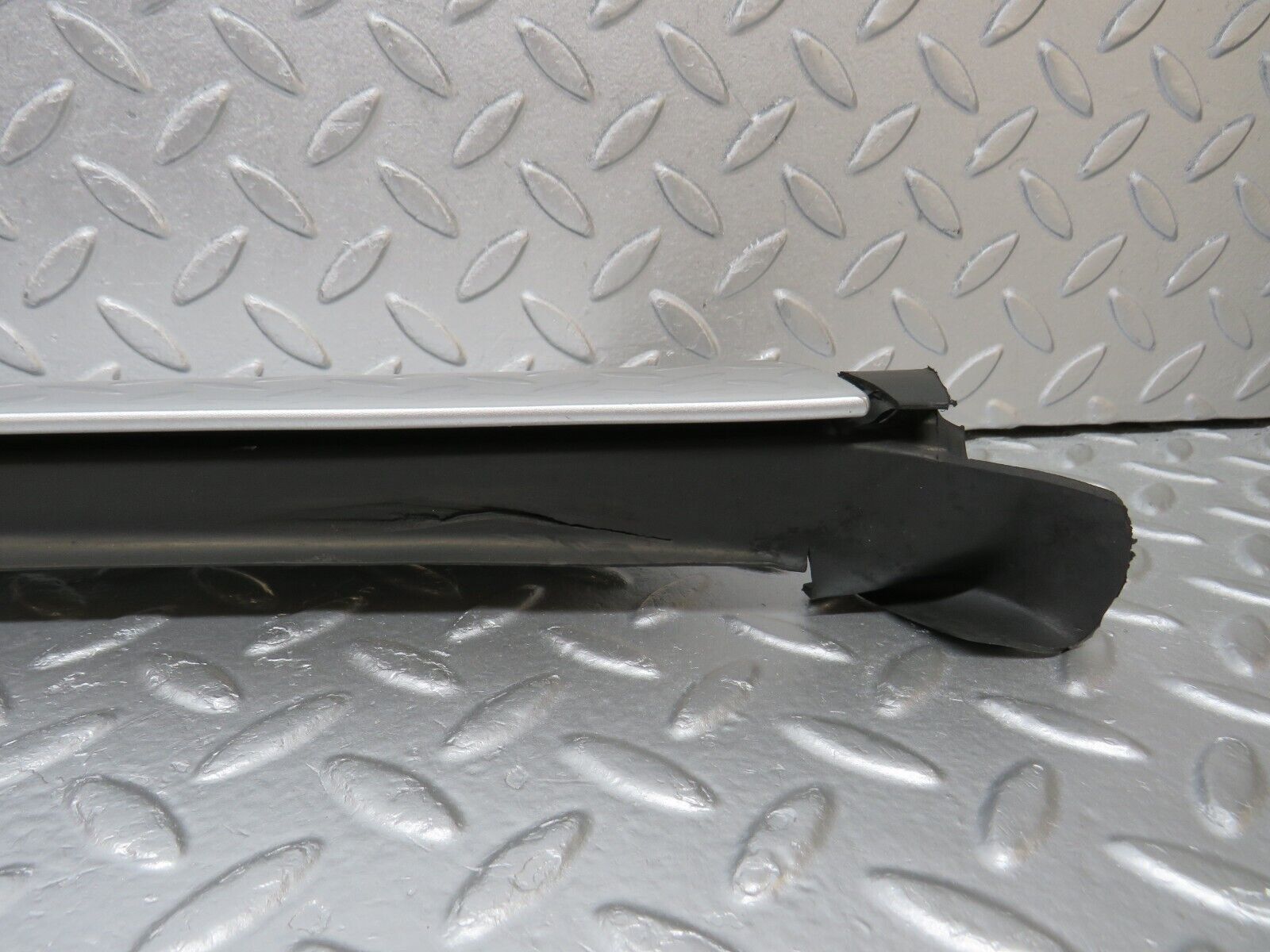 39355 Mercedes-Benz R129 320SL Coupe A Pillar Exterior Cover Trim Left 1296980118 1296980198